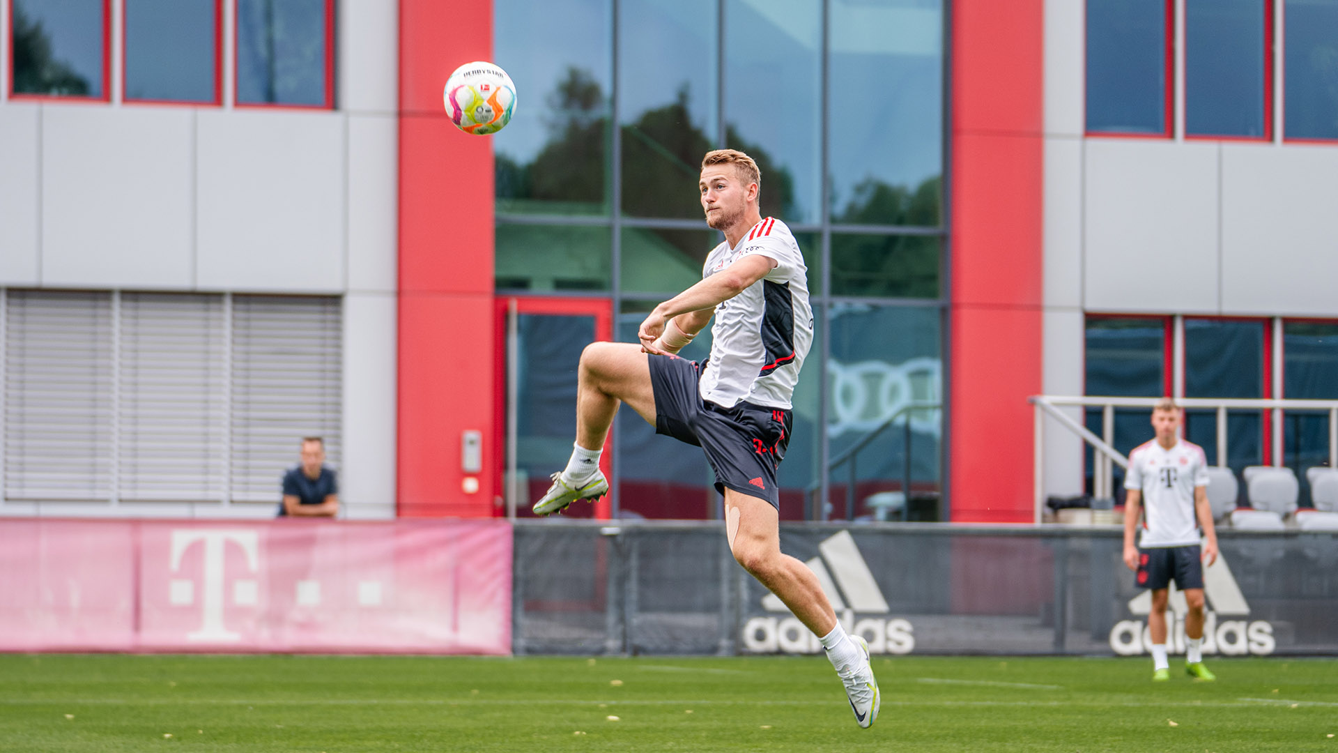 03-training-fc-bayern-200822-fcb