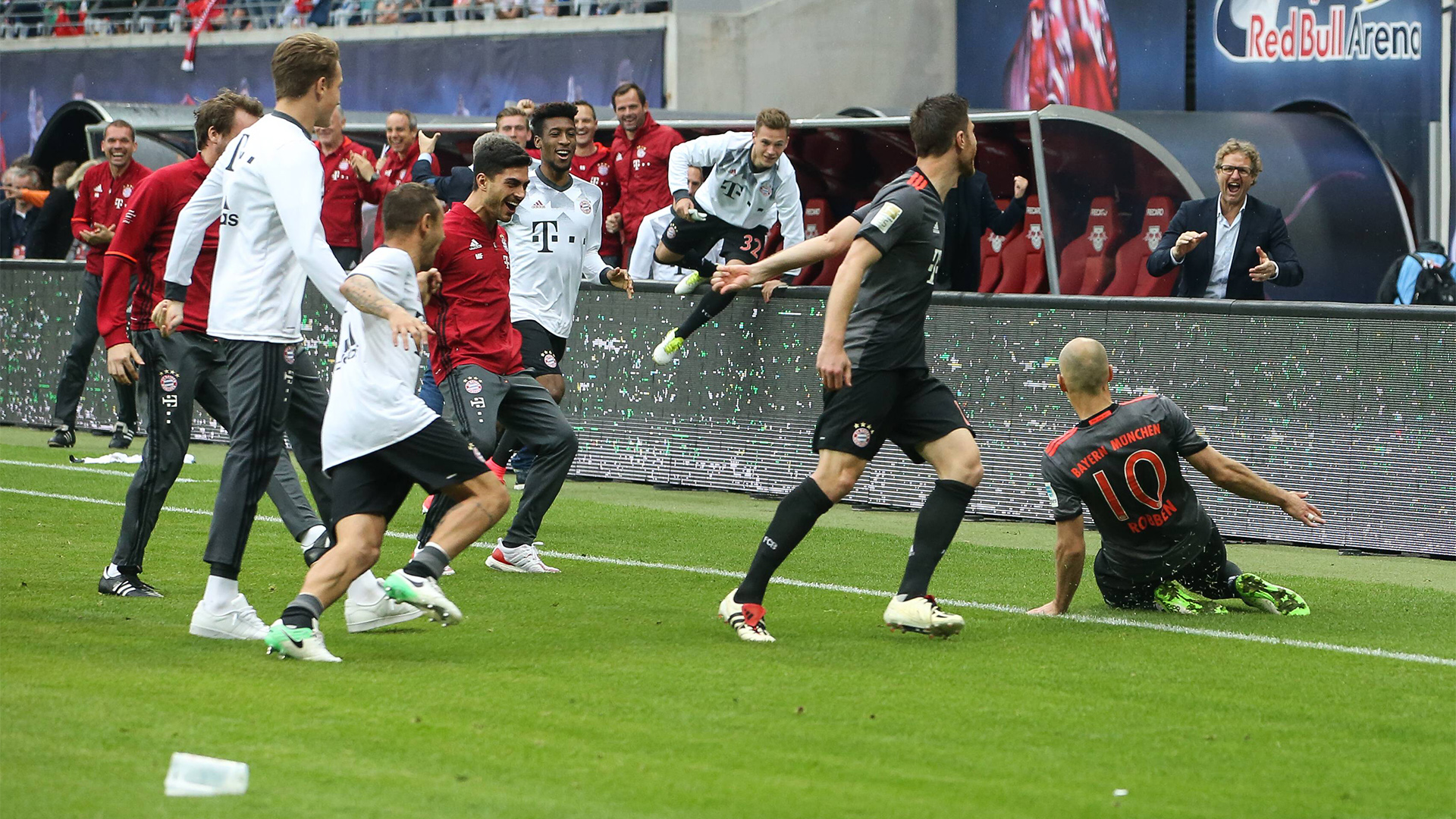 Jubel nach Arjen Robbens Tor für den FC Bayern