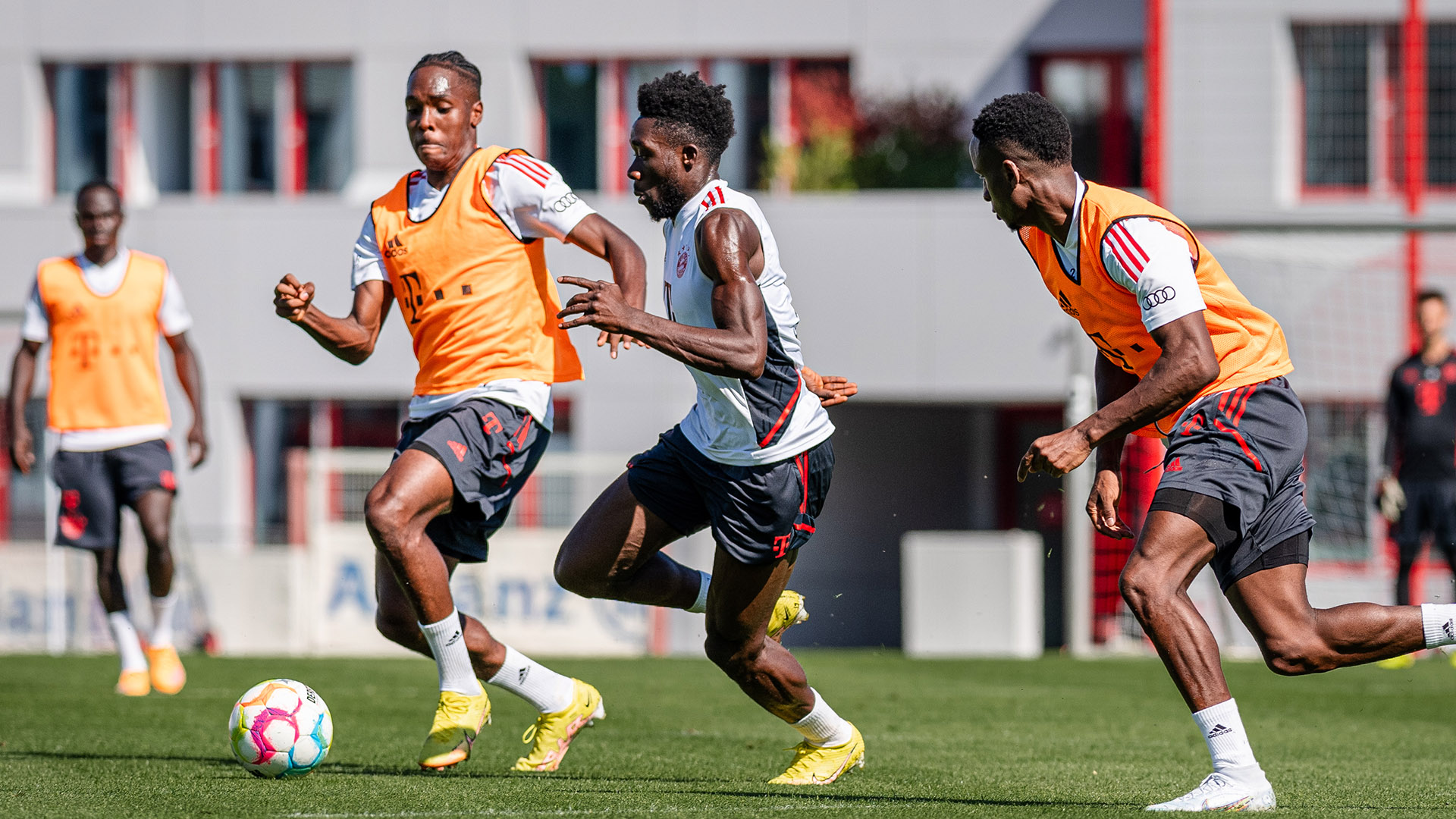 Alphonso Davies Training FC Bayern