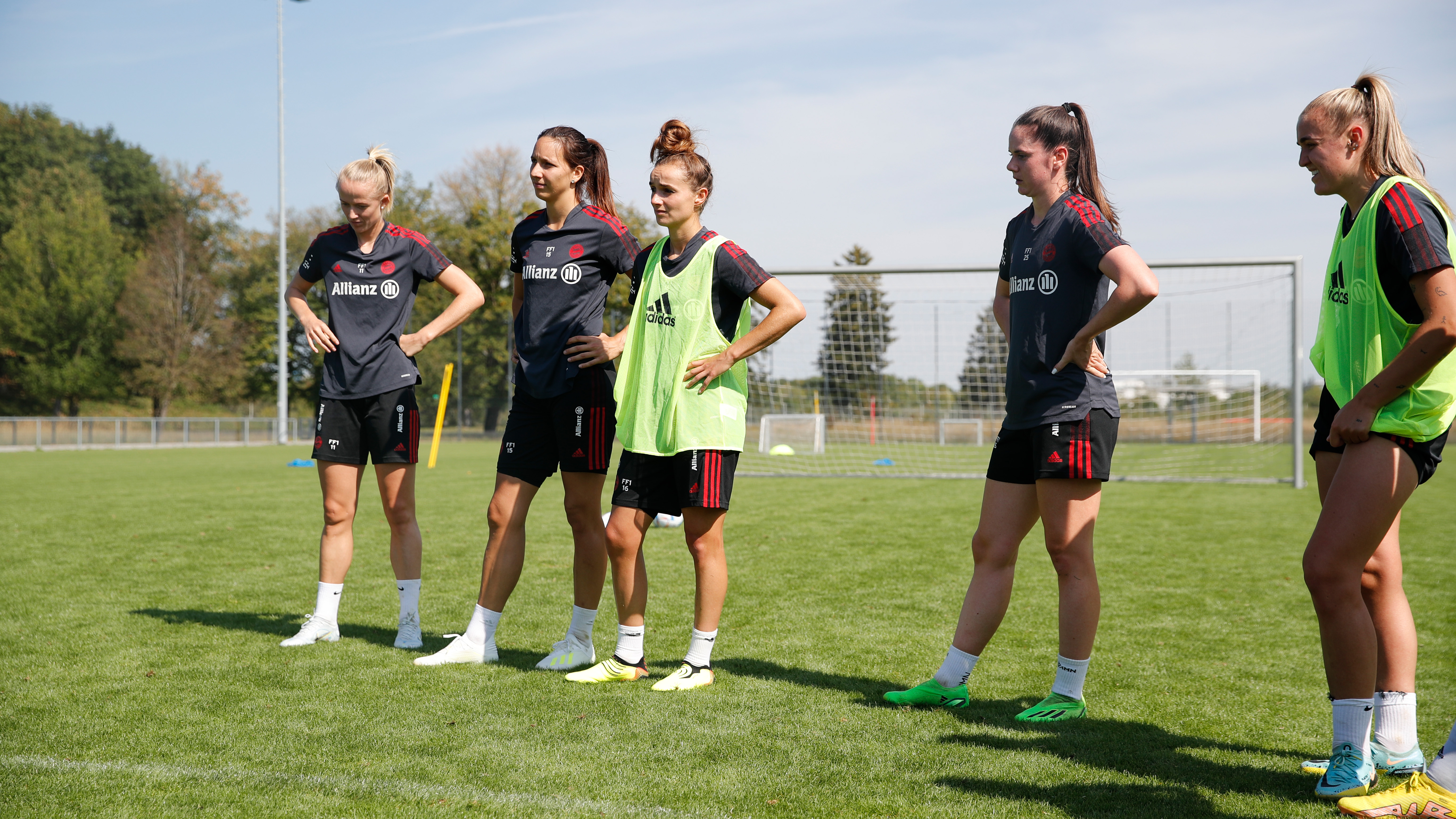 FC Bayern Frauen und Kapitänin Lina Magull im Training