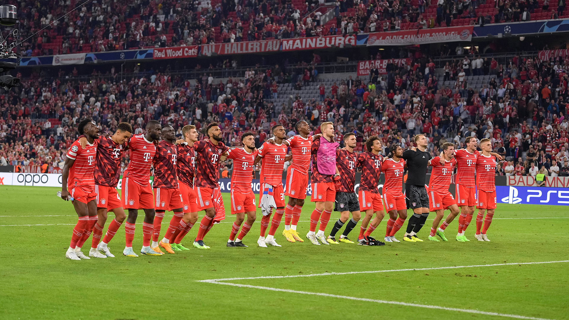 FC Bayern celebrate with fans