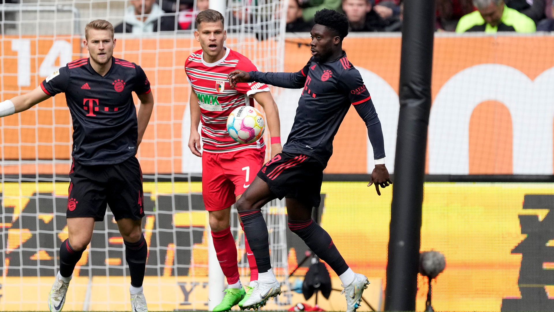 03-fcaugsburg-fcbayern-220917-mel