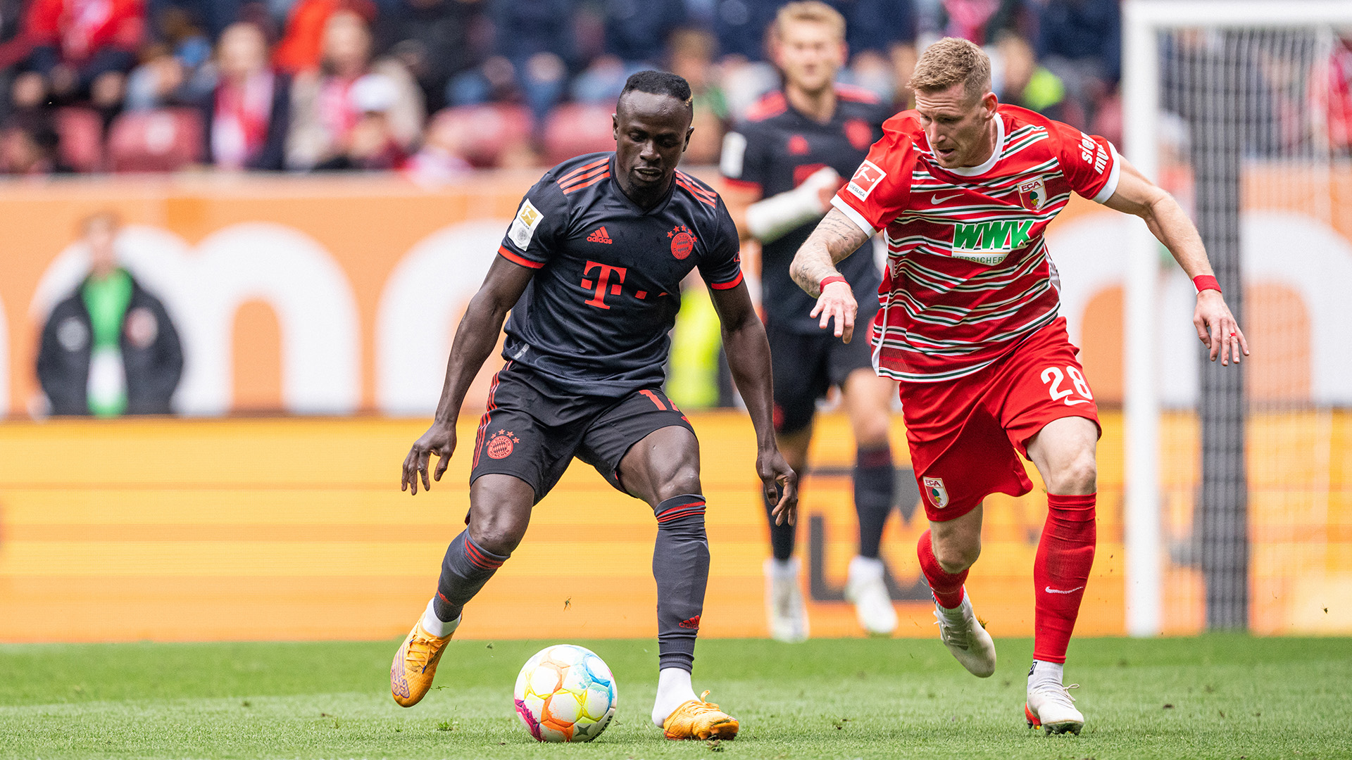 04-fcaugsburg-fcbayern-220917-mel