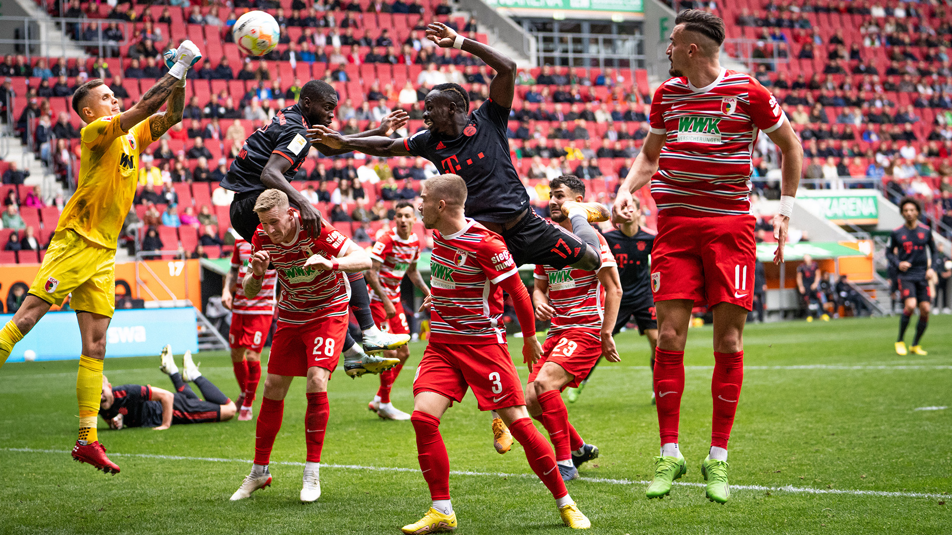 18-fcaugsburg-fcbayern-220917-mel