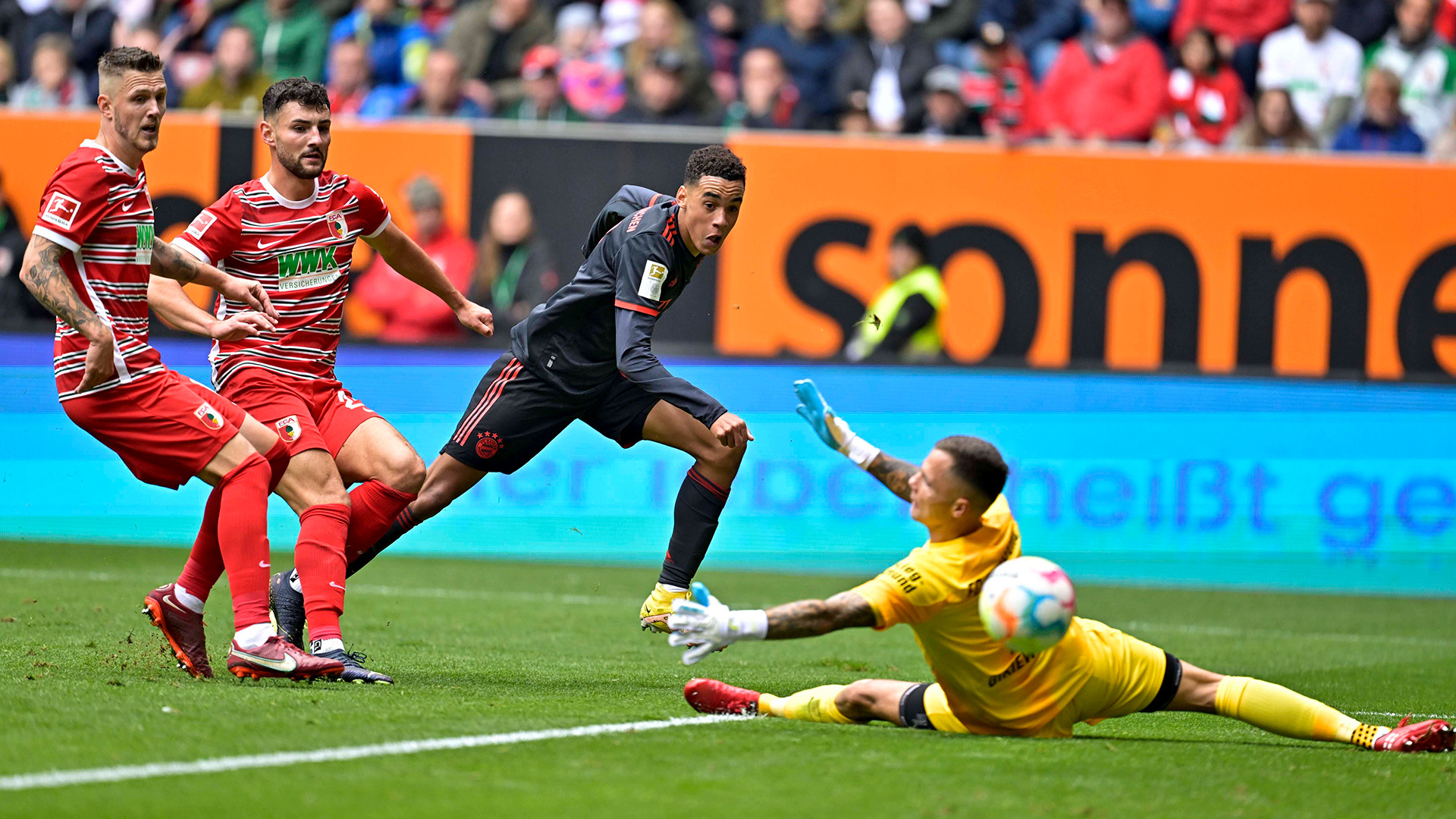 13-fcaugsburg-fcbayern-220917-ima