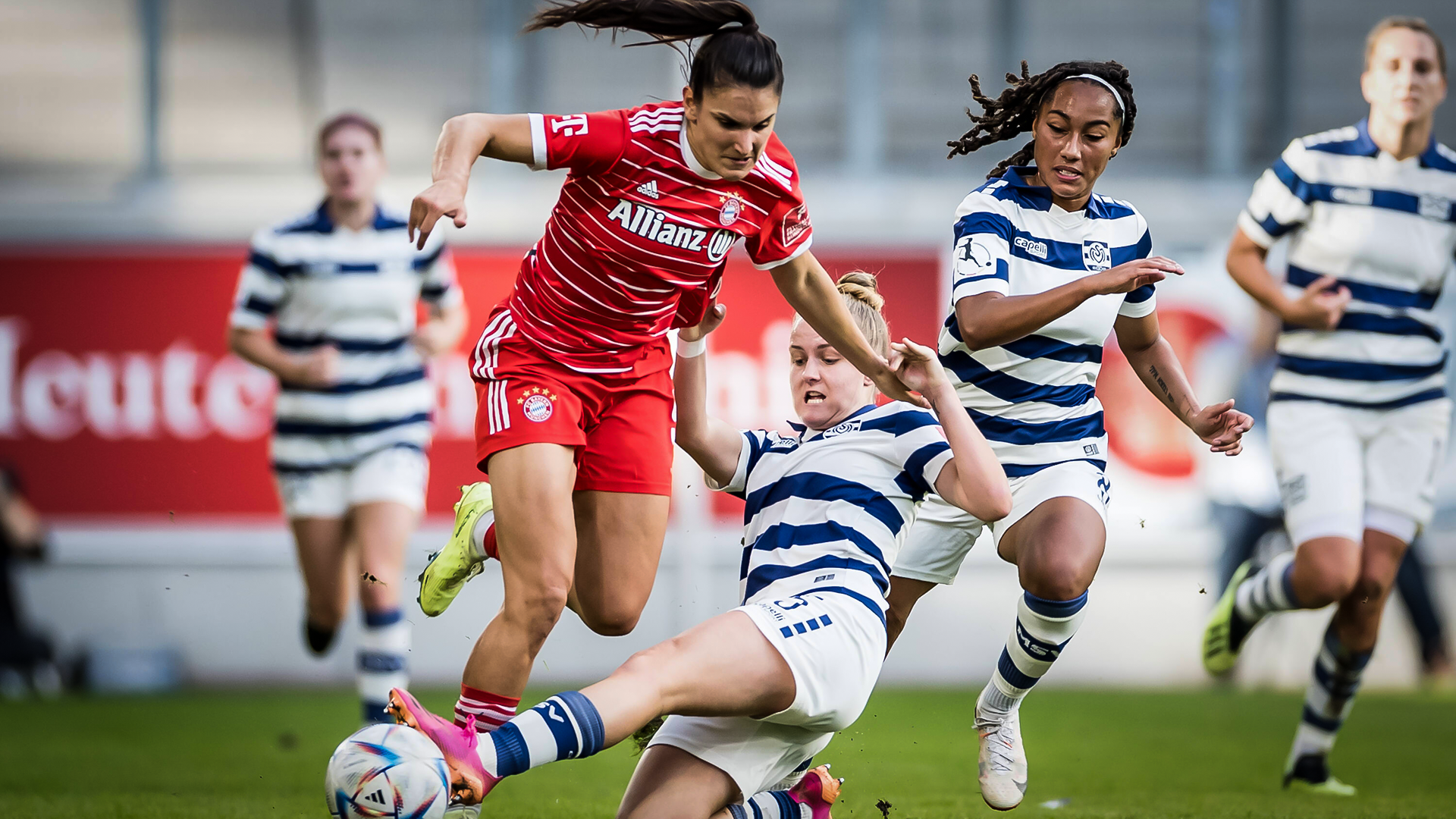 FC Bayern Frauen, Jovana Damnjanović, Zweikampf