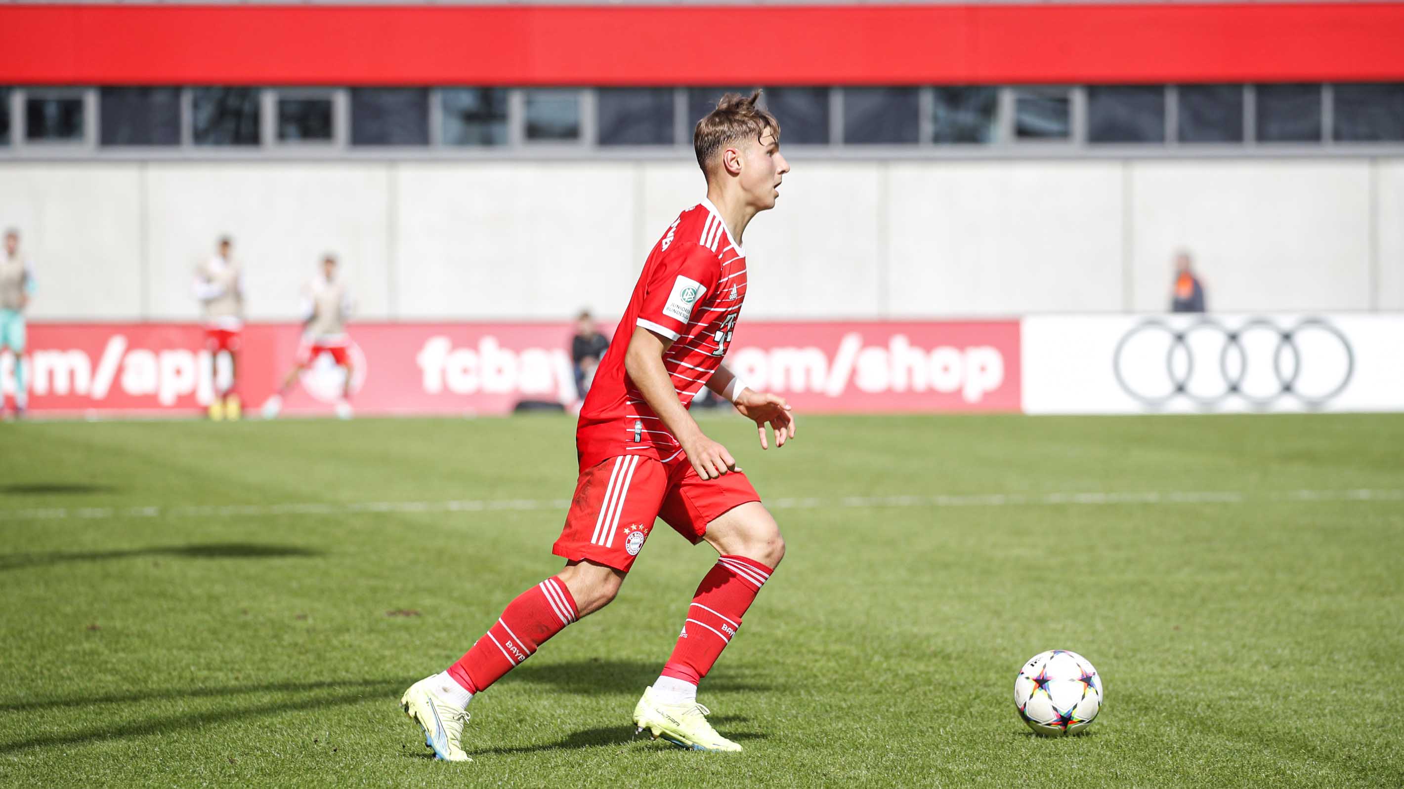 FC Bayern U19, Viktoria Pilsen, Max Scholze