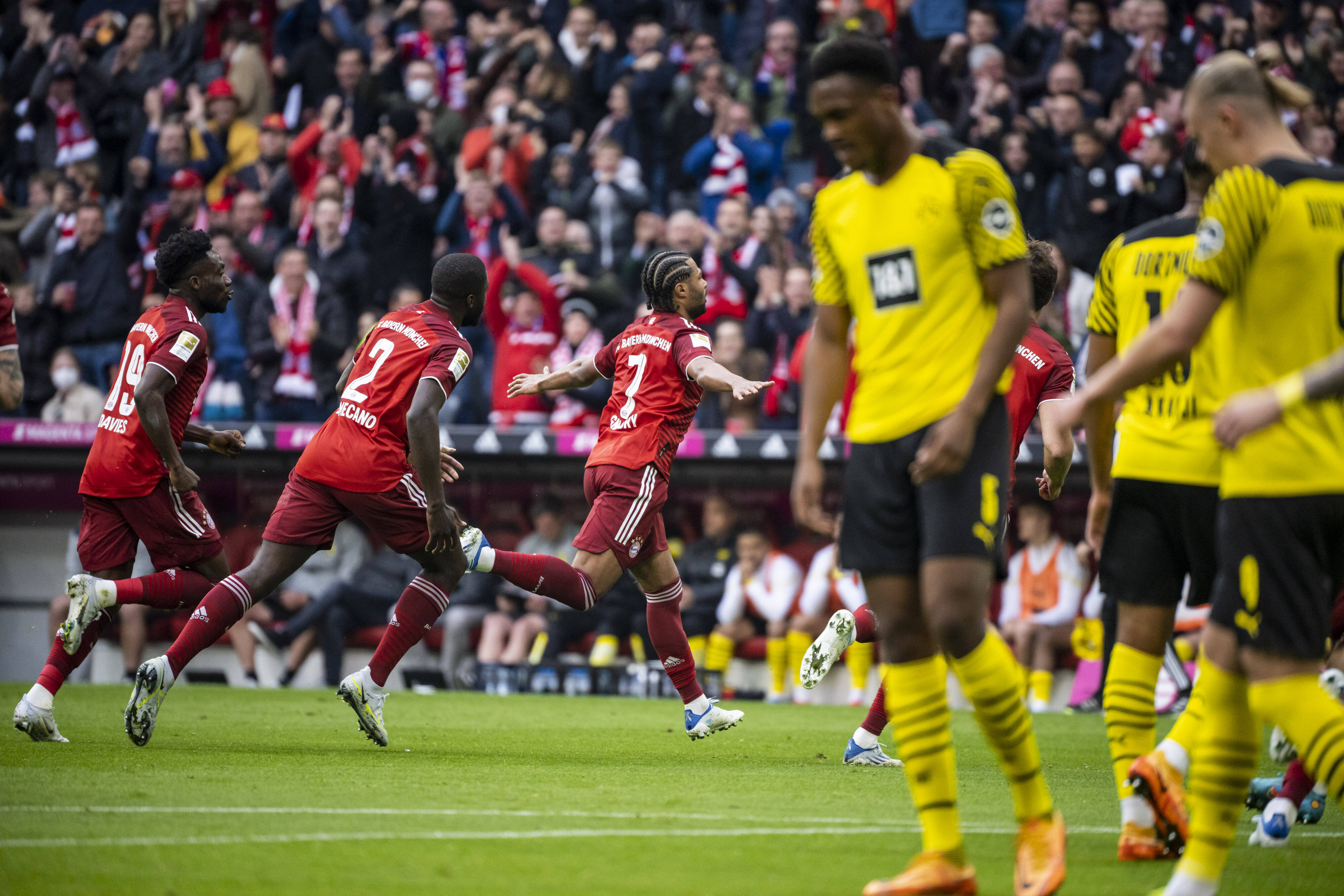 Serge Gnabry, FC Bayern, Borussia Dortmund