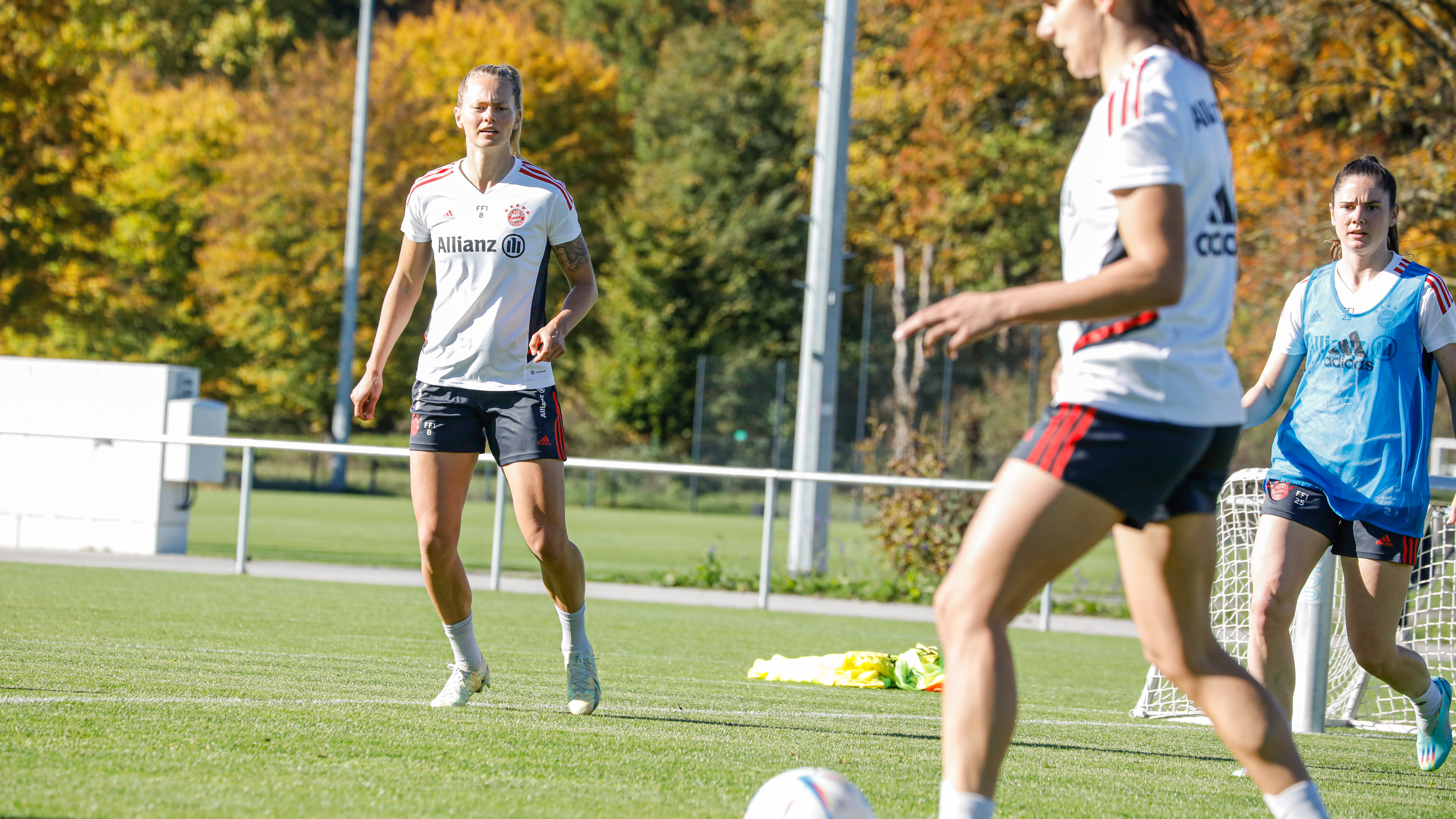 FC Bayern Frauen Training Maximiliane Rall