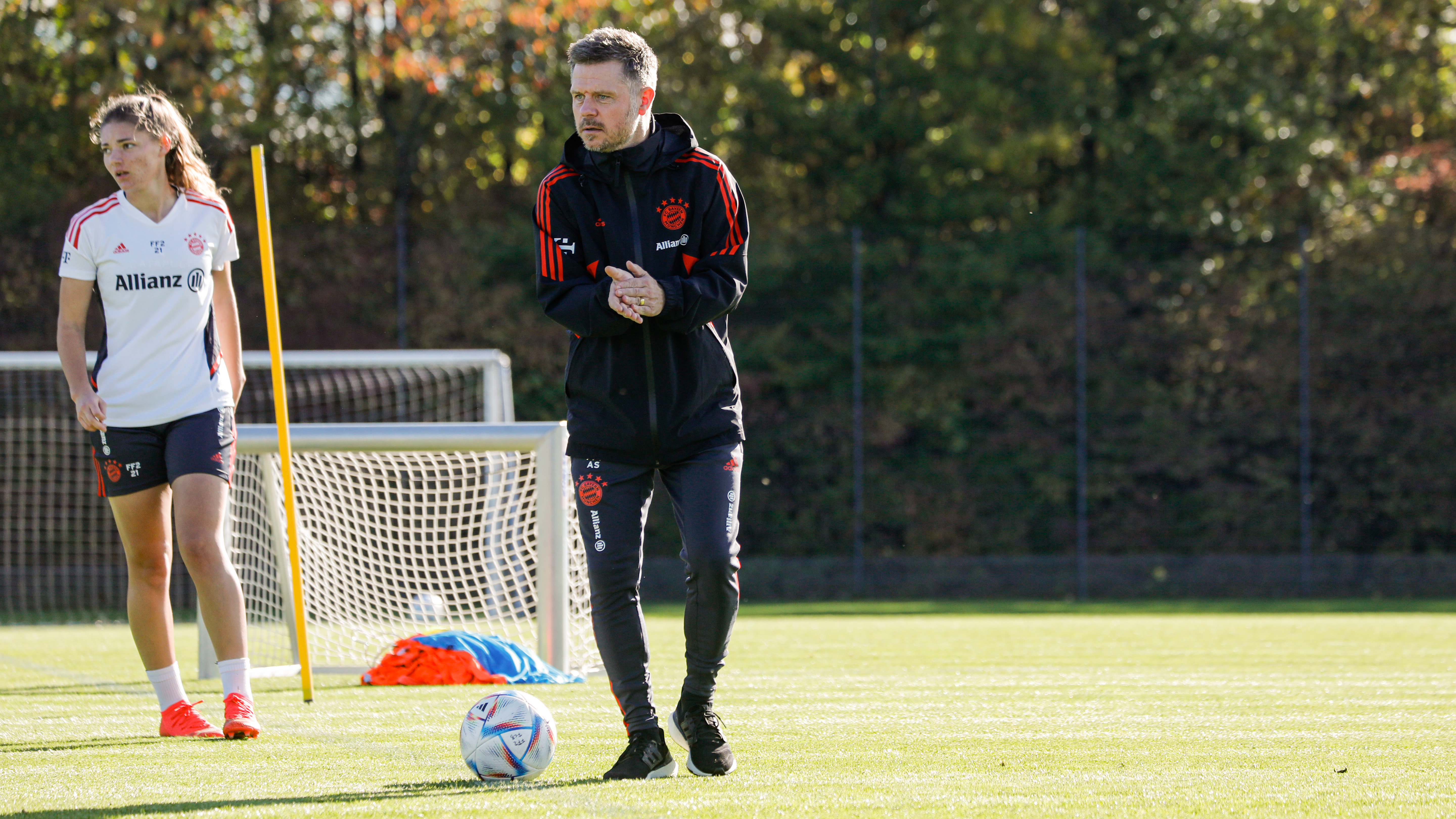 Cheftrainer Alexander Straus FC Bayern Frauen