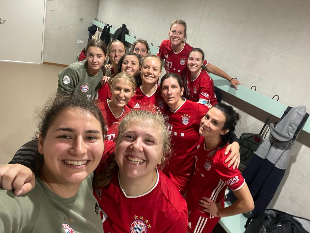 Erstes Auswärtsspiel gegen TSV Vaterstetten - FC Bayern München eV