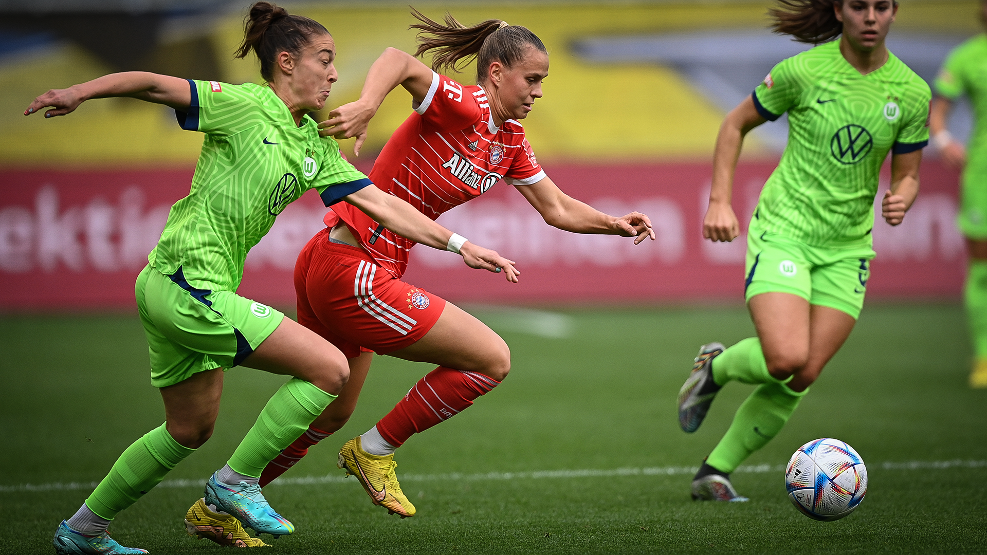 Klara Bühl, FC Bayern Frauen, Zweikampf