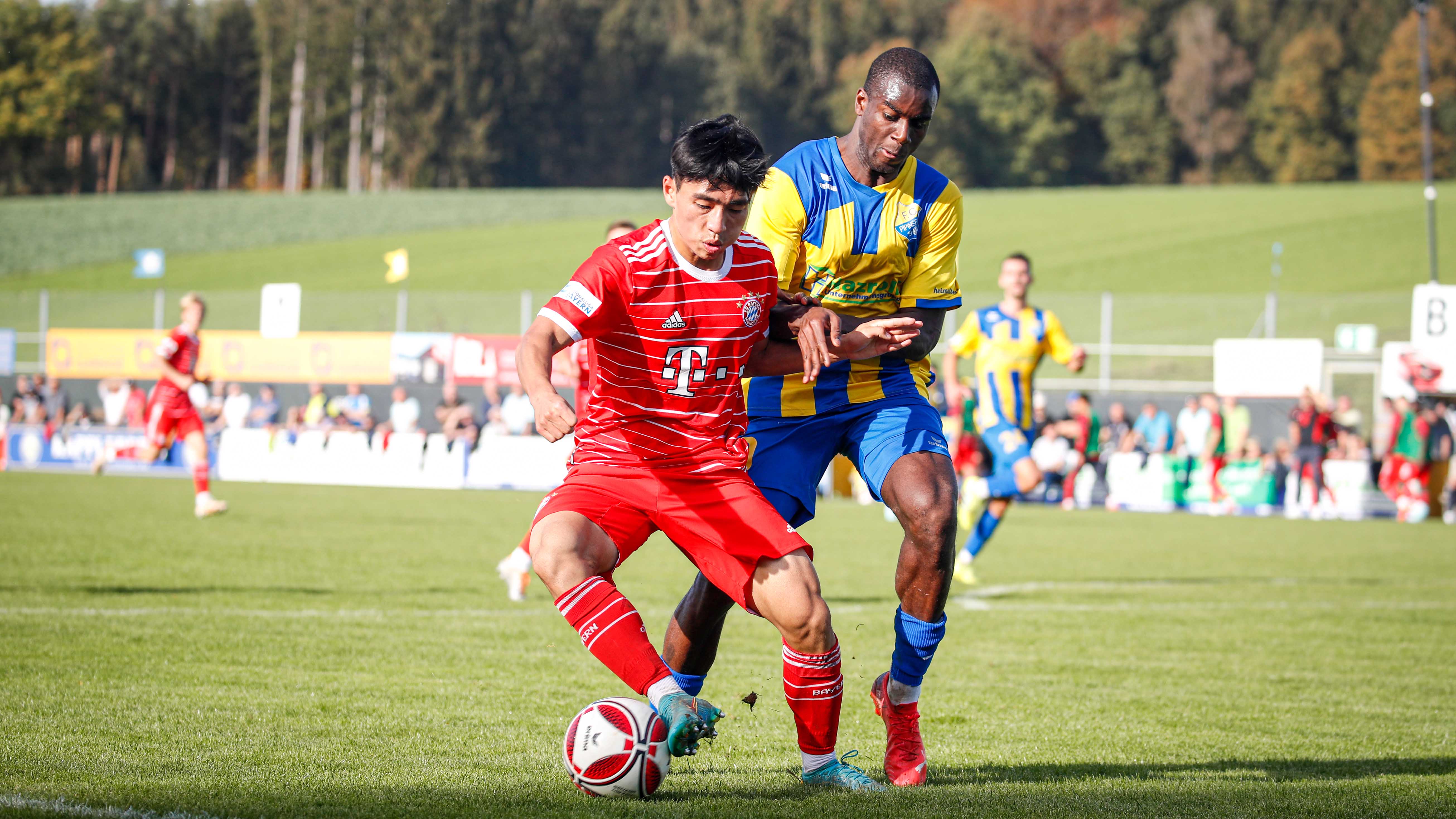 Hyunju Lee von den FC Bayern Amateure im Spiel gegen Pipinsried.