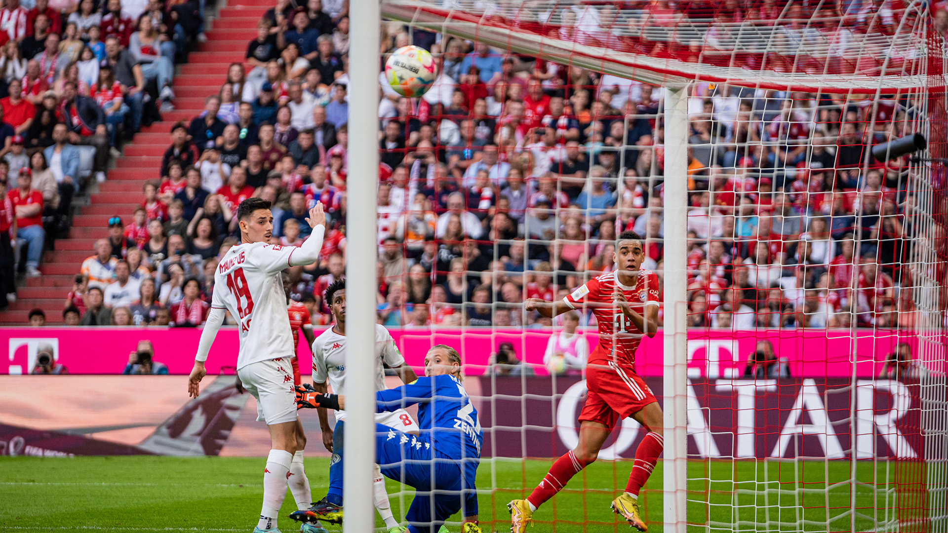 25-fcb-mainz-221029-mel