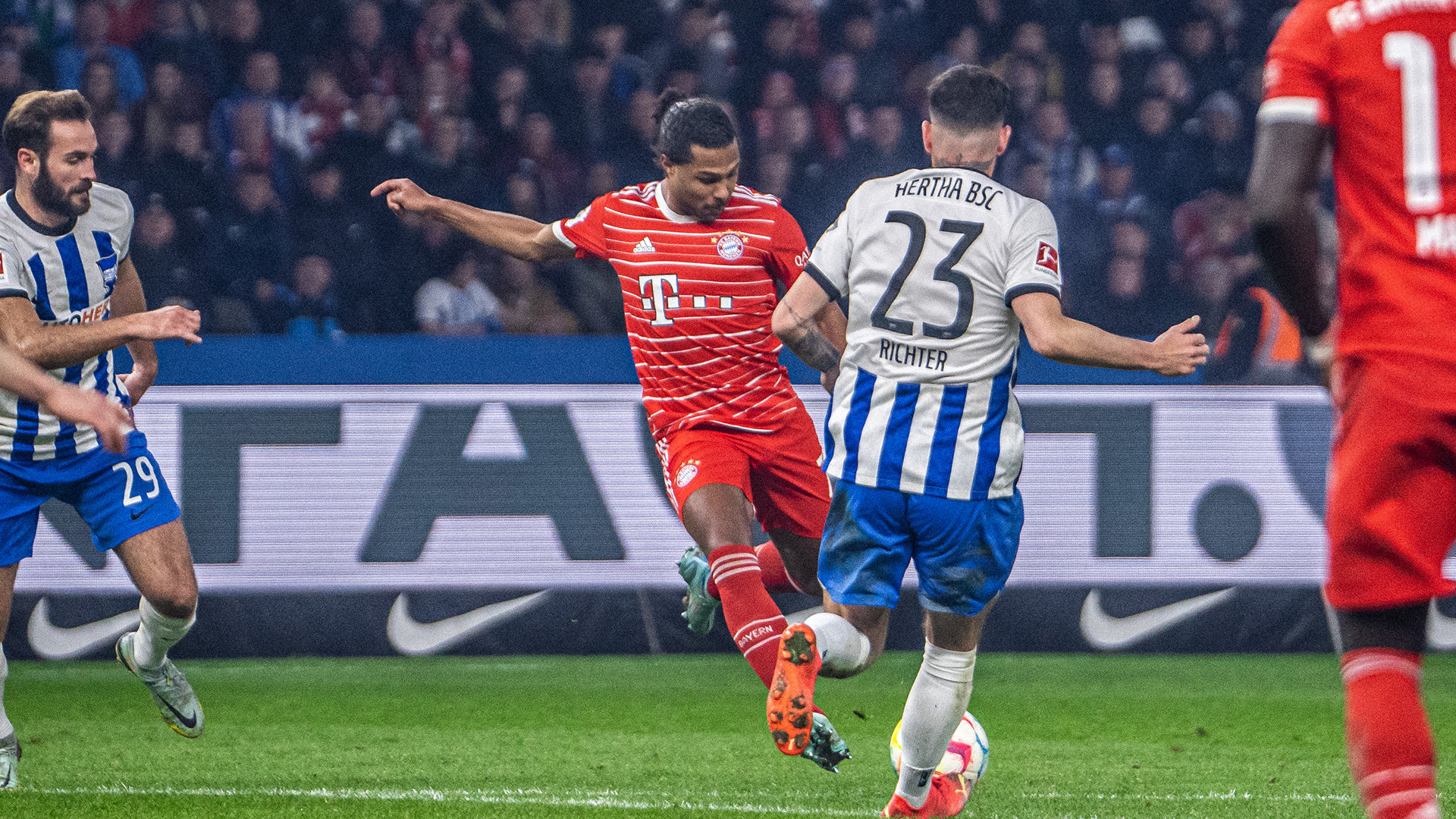 25-hertha-fcbayern-221105-mel