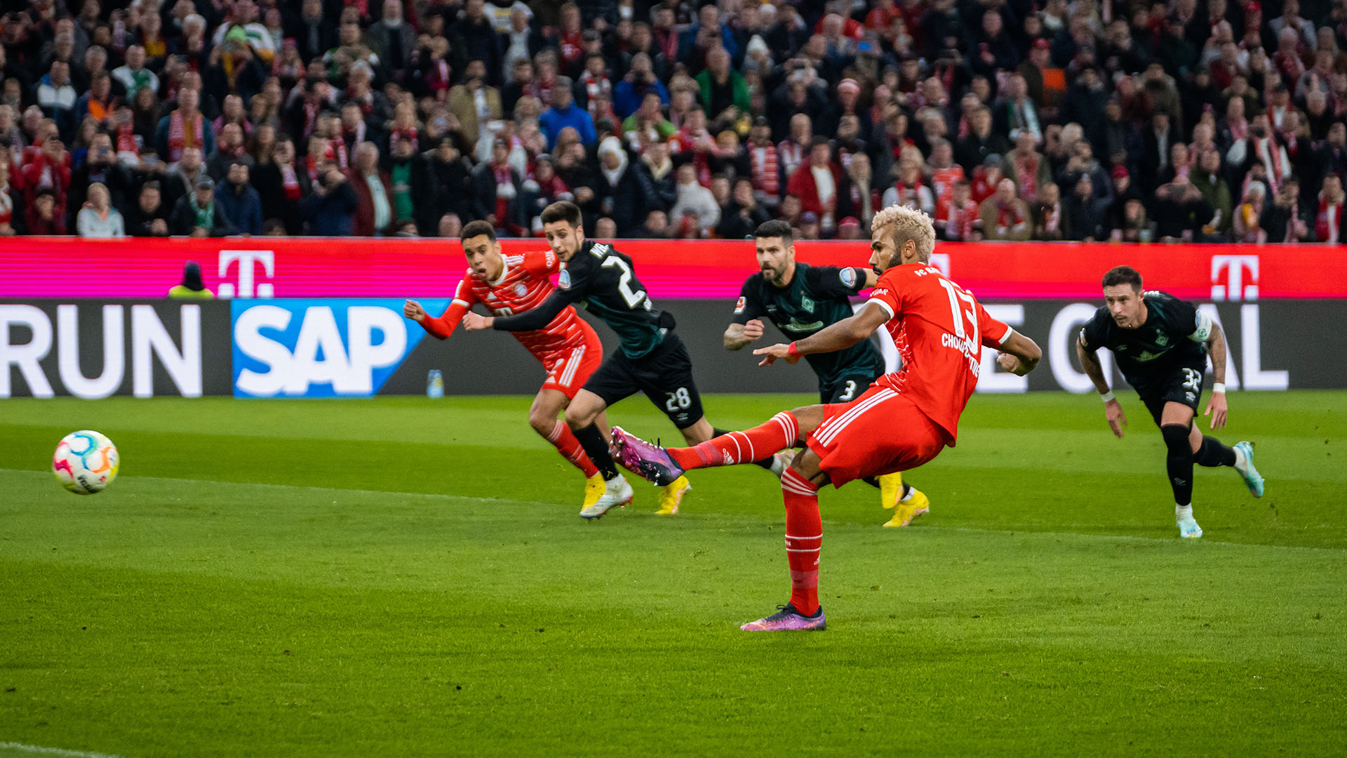 06-fcbsvw-221108-mel