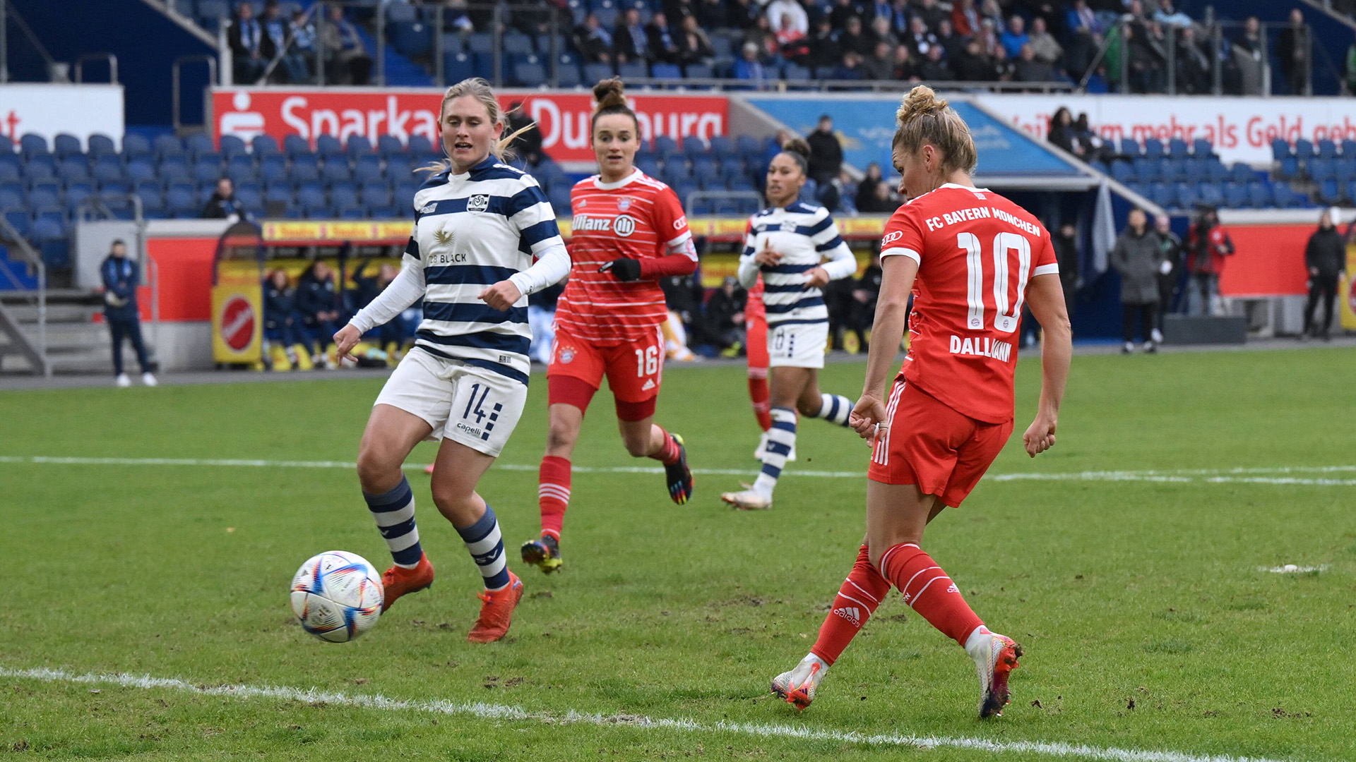 FC Bayern Women, Linda Dallmann.