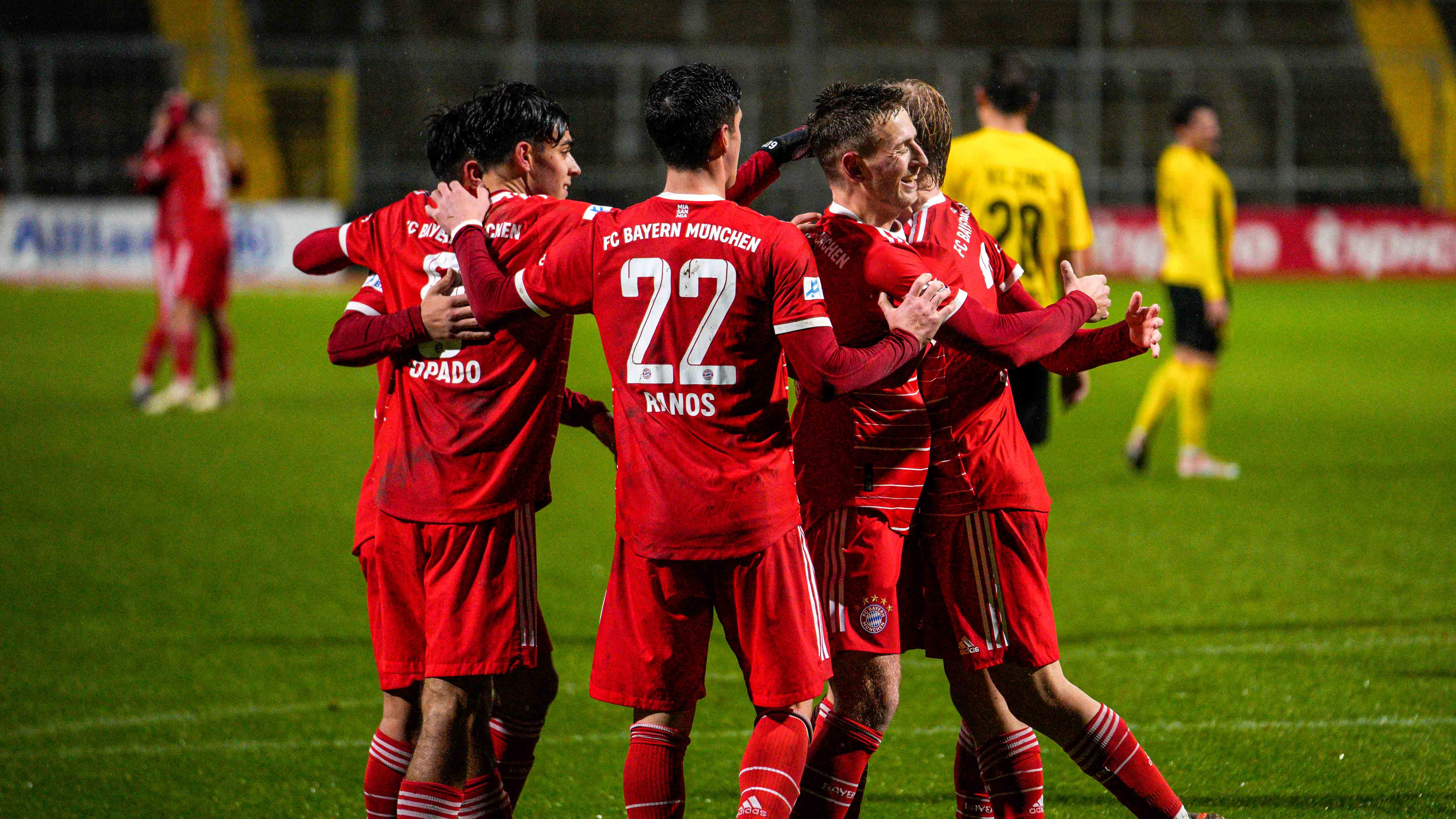 Die Highlights vom Sieg der FC Bayern Amateure gegen DJK Vilzing.