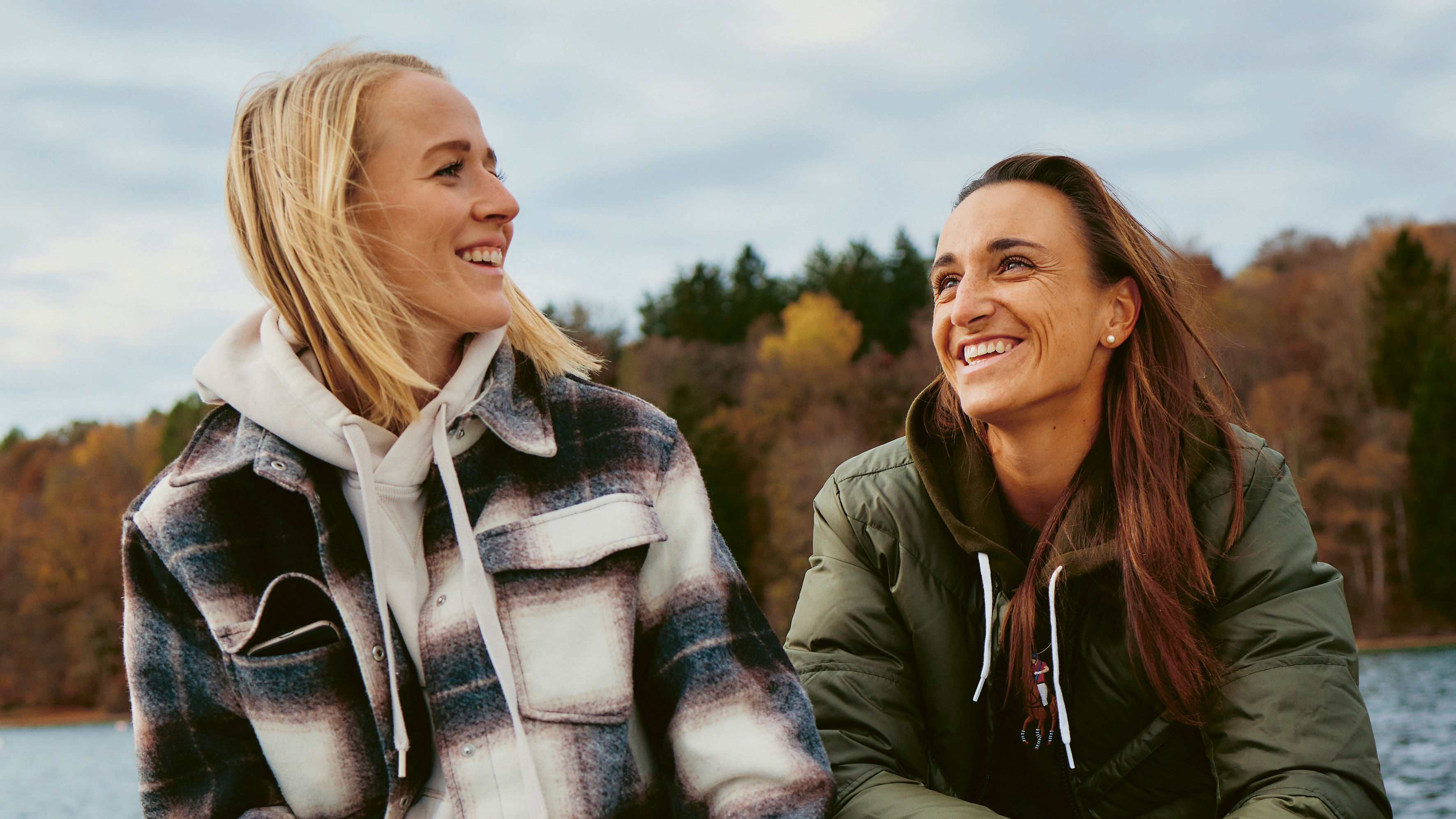 Lea Schüller und Lara Vadlau