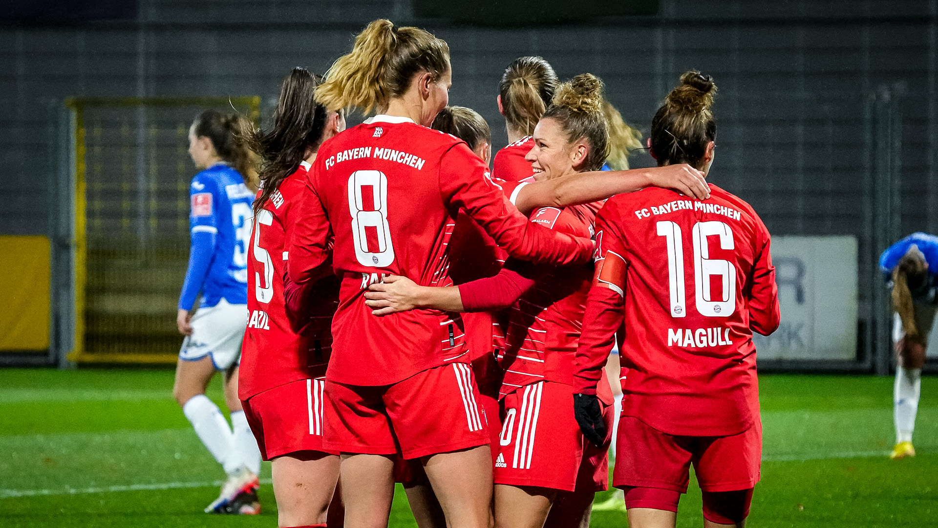 FC Bayern Women, Sarah Zadrazil, Linda Dallmann