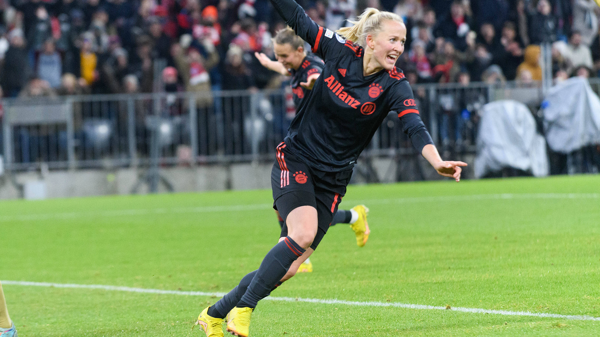 17-fcbfrauen-barcelona-221207-mel