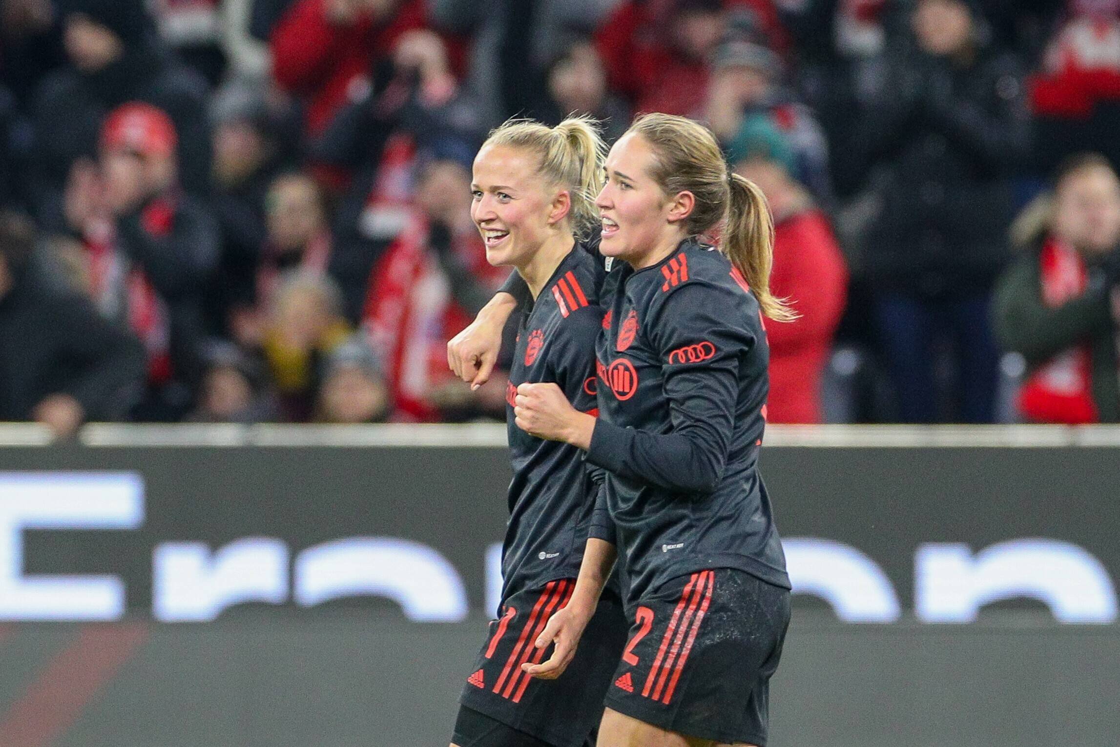 FC Bayern Frauen, Sydney Lohmann, Lea Schüller, Jubel