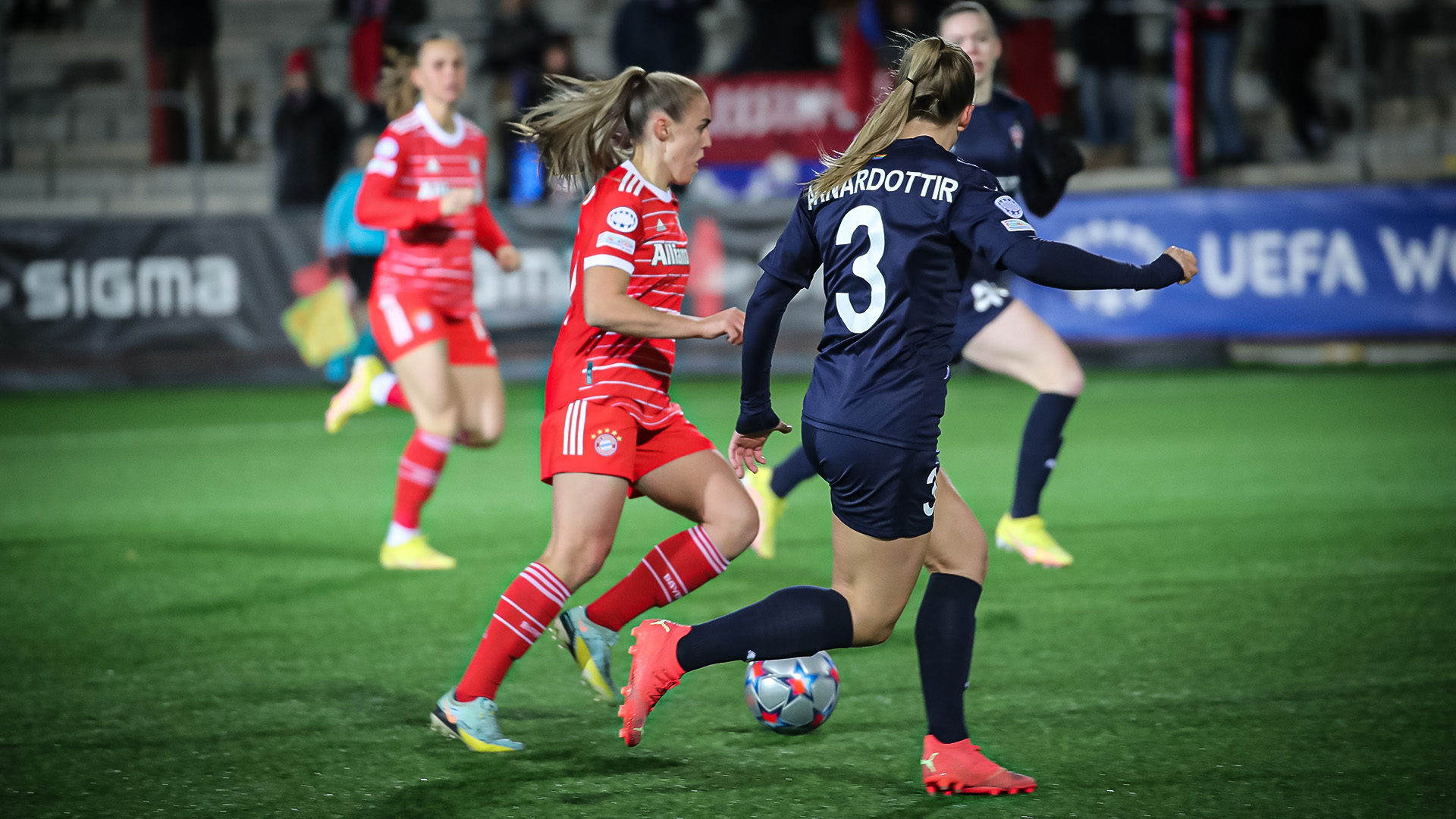 FC Bayern Women, Georgia Stanway, duel