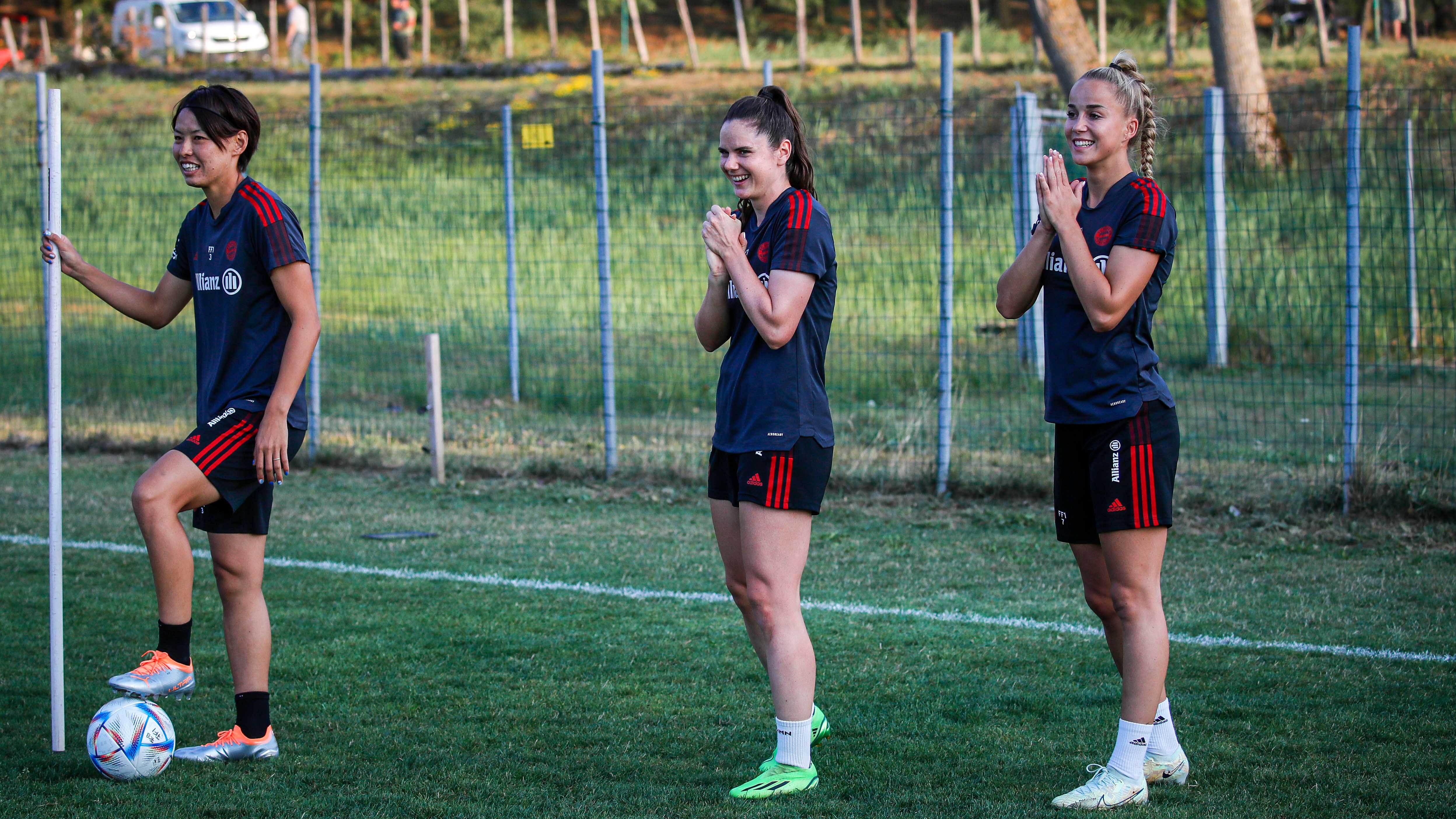 Die FC Bayern Frauen im Trainingslager in Italien.