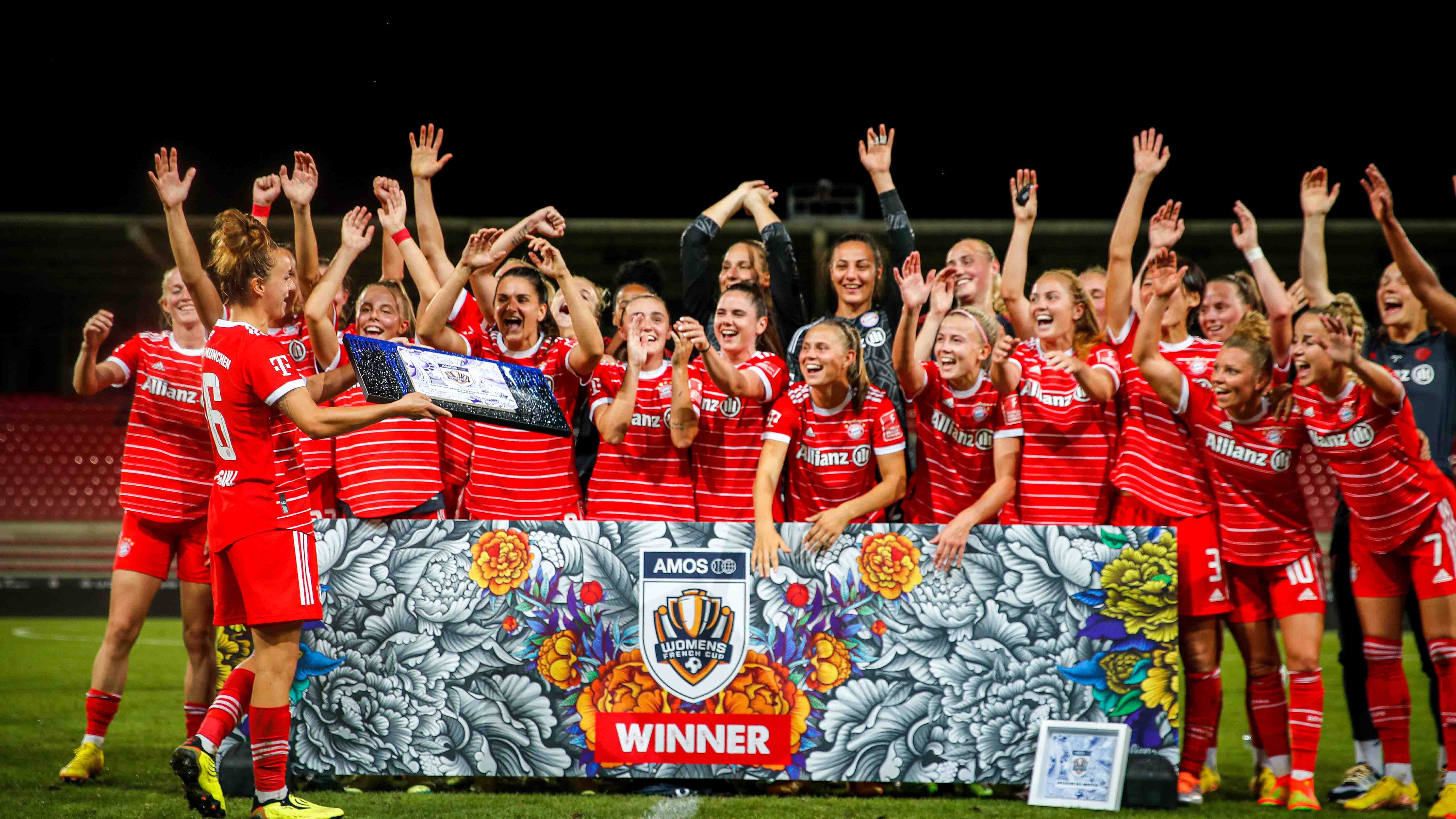 Die FC Bayern Frauen beim AMOS Women's French Cup in Toulouse.