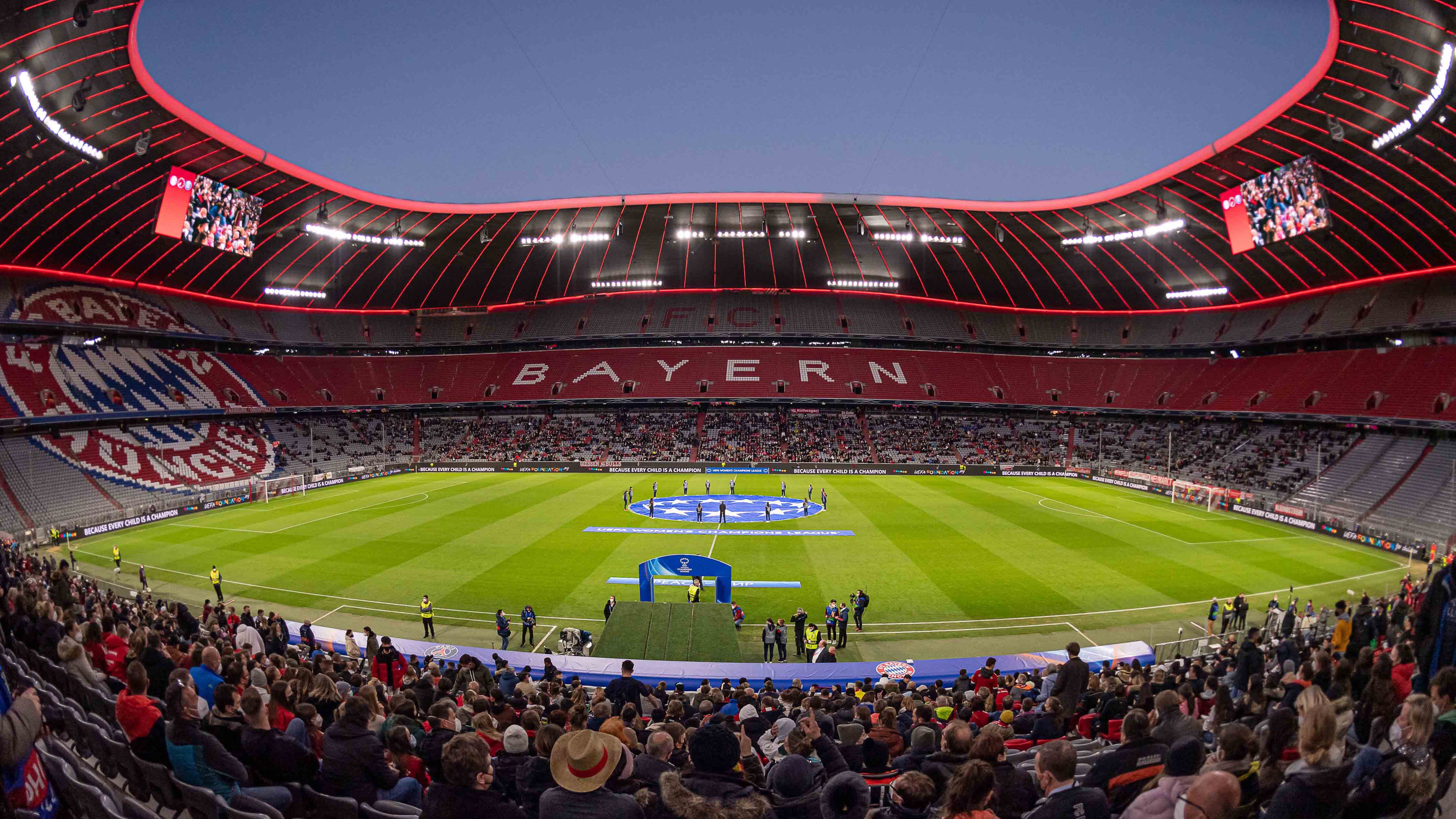 221210-fcbfrauen-highlights-2022-04-01