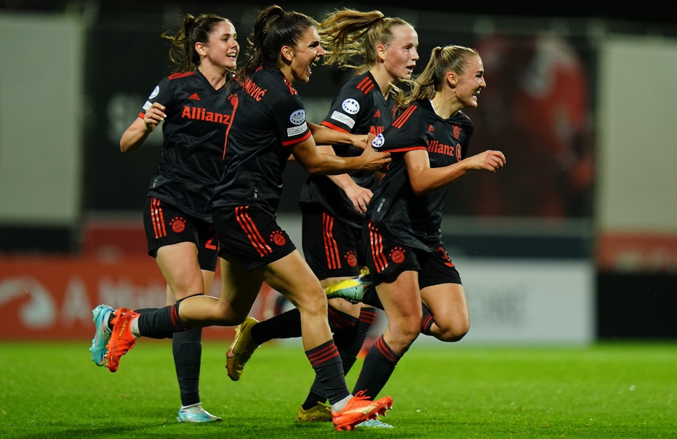 221210-fcbfrauen-highlights-2022-14