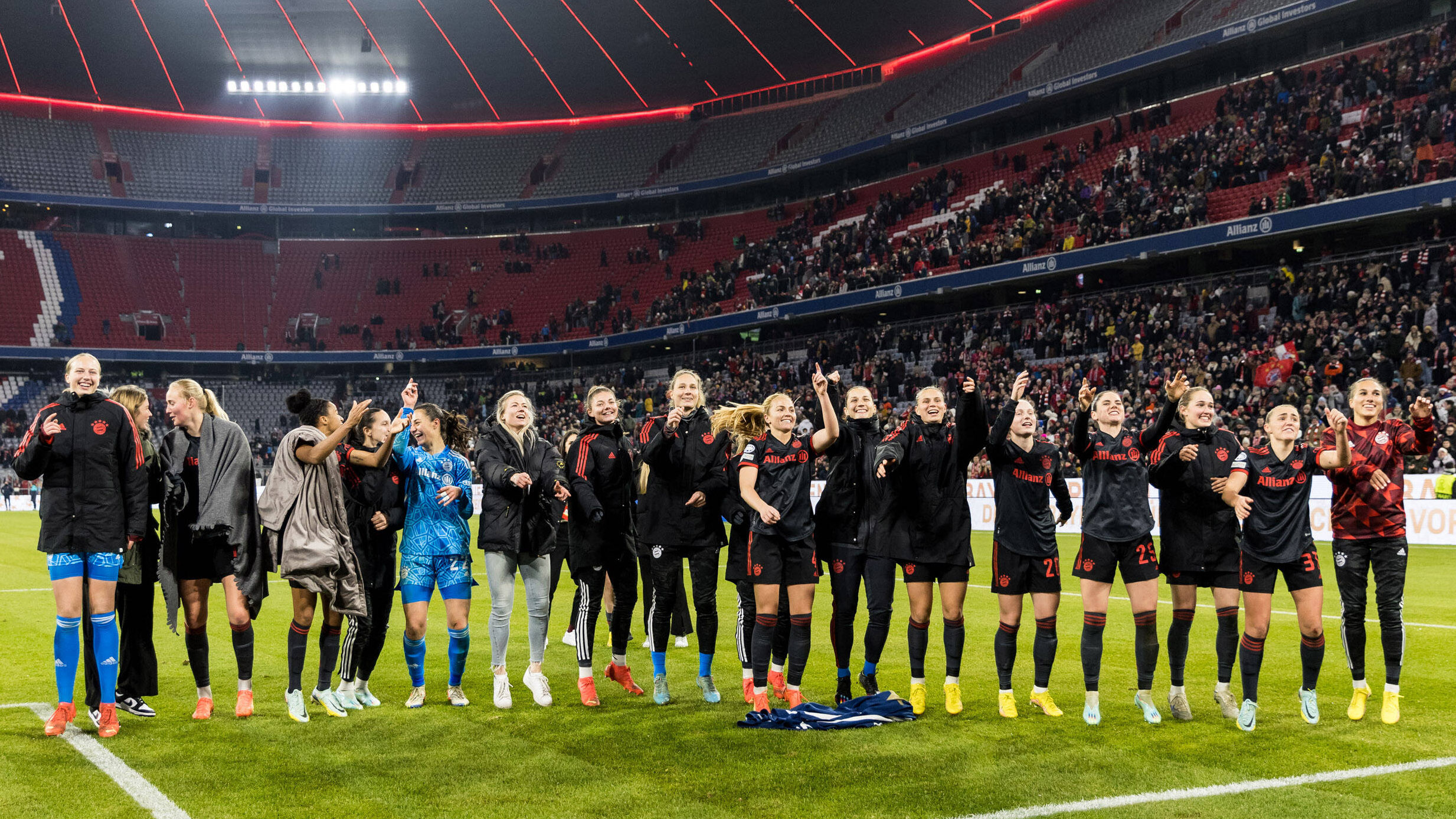 FC Bayern Frauen, FC Barcelona, Allianz Arena