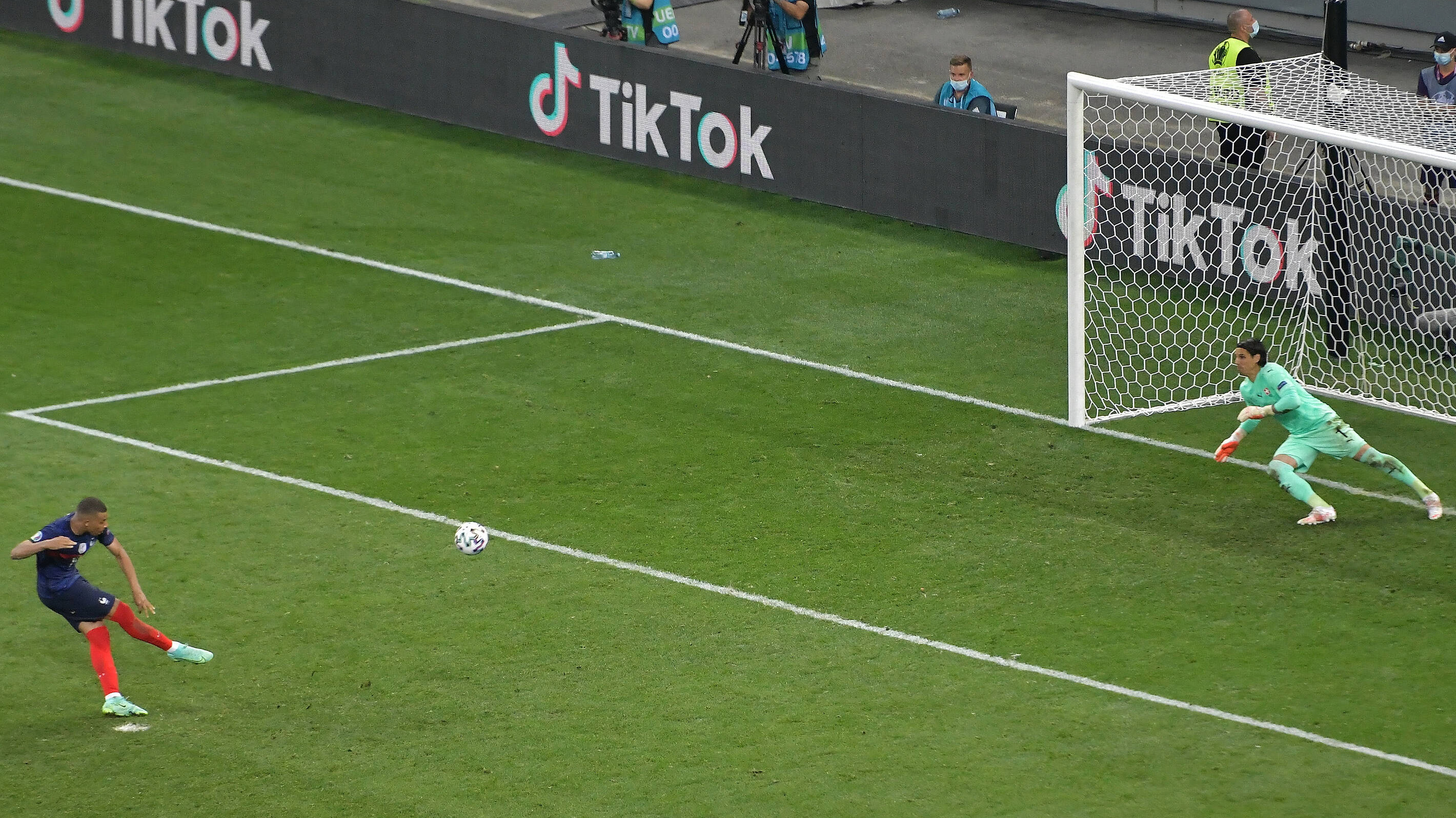 Yann Sommer, Suiza, Franncia, Eurocopa 2021, octavos de final