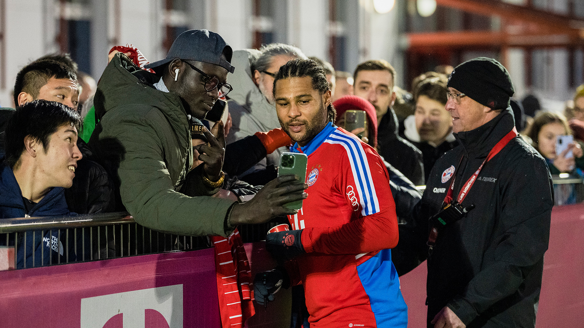 12-oeffentliches-training-230105-fcbayern-mel