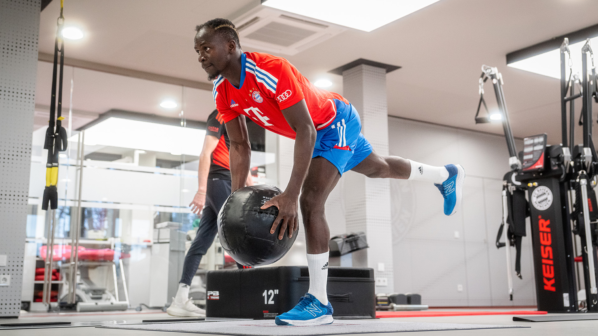 Sadio Mané FC Bayern training