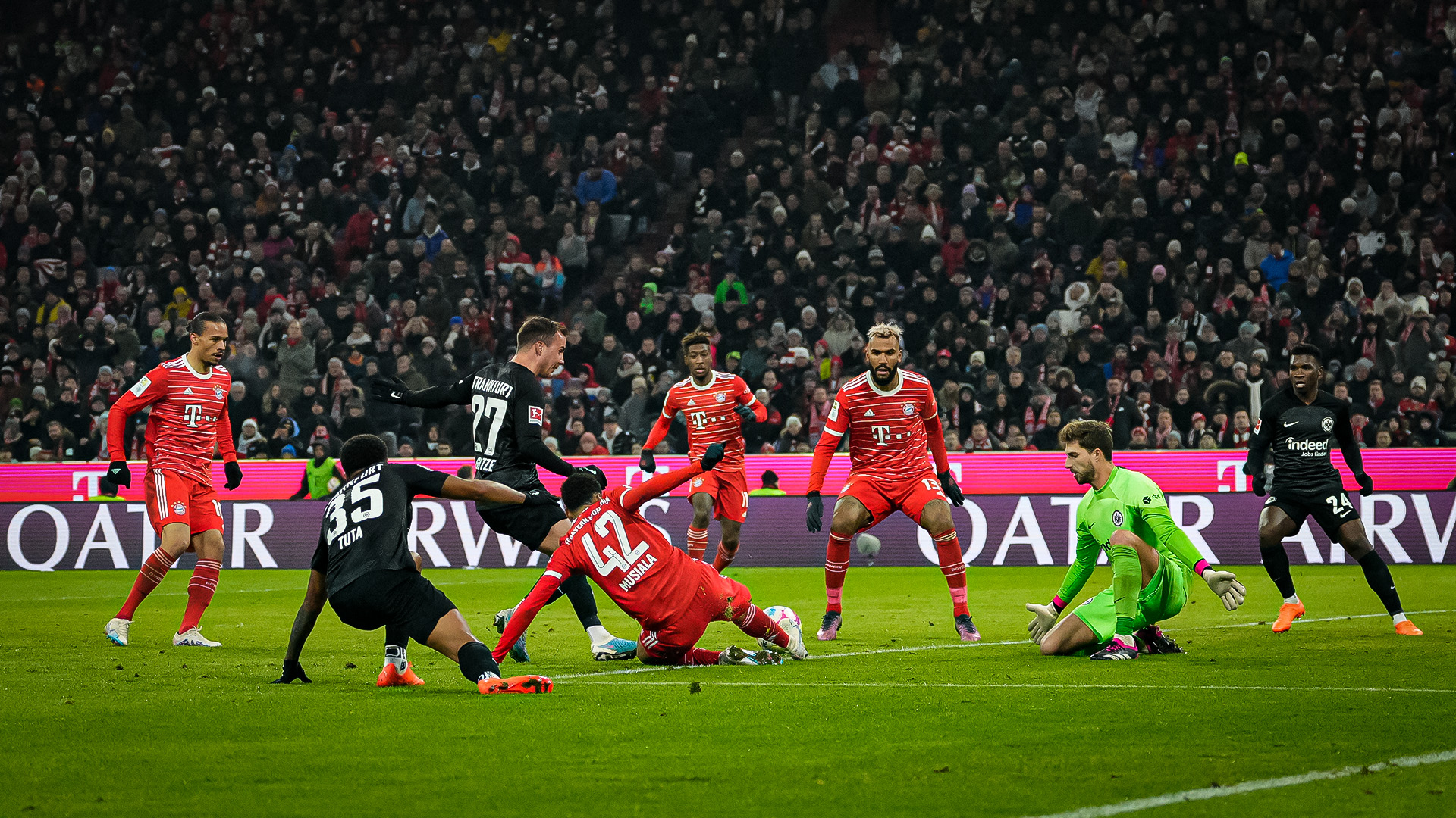 16-fcbayern-frankfurt-230128-mel