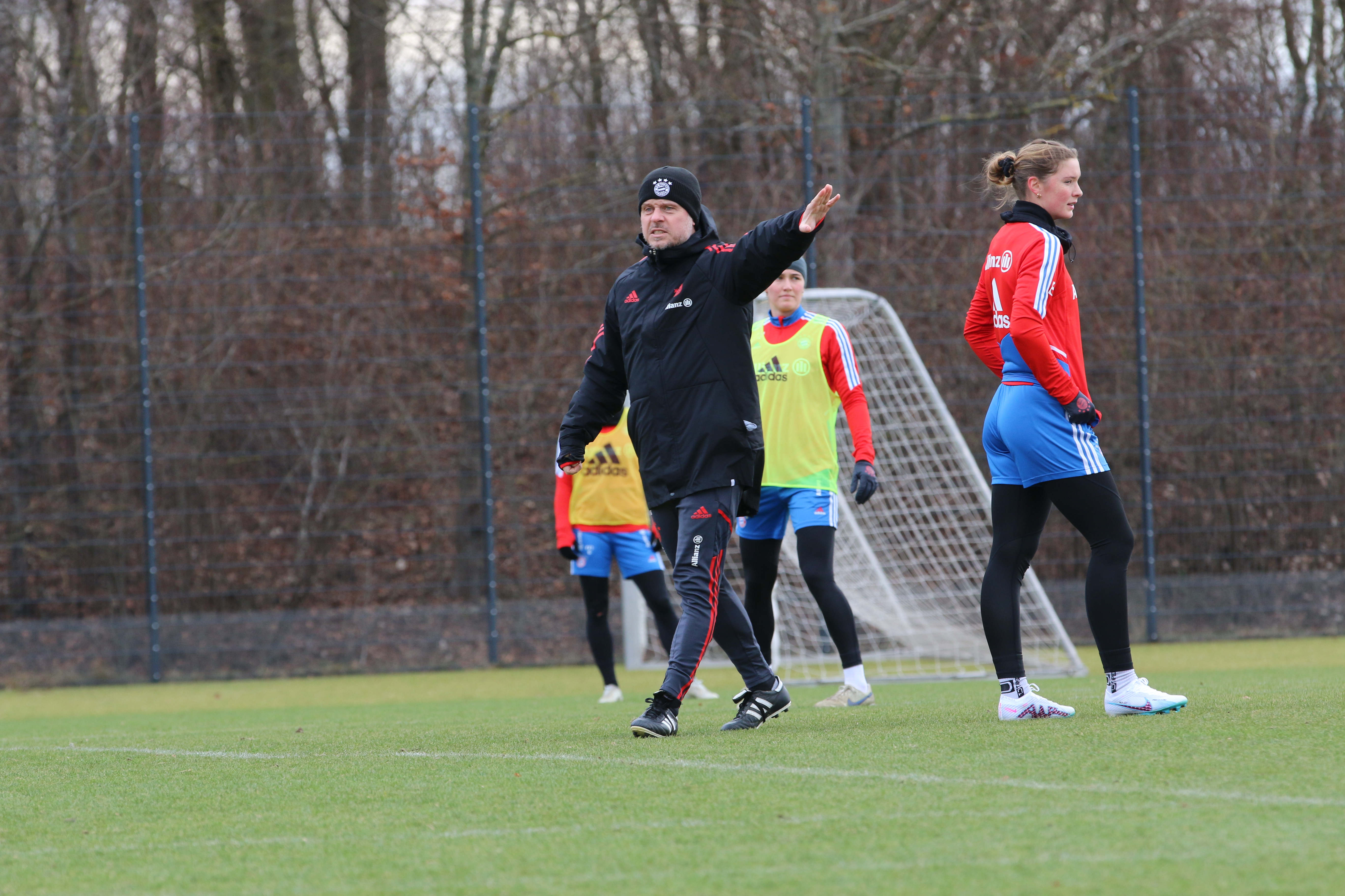 FC Bayern Frauen, Alexander Straus