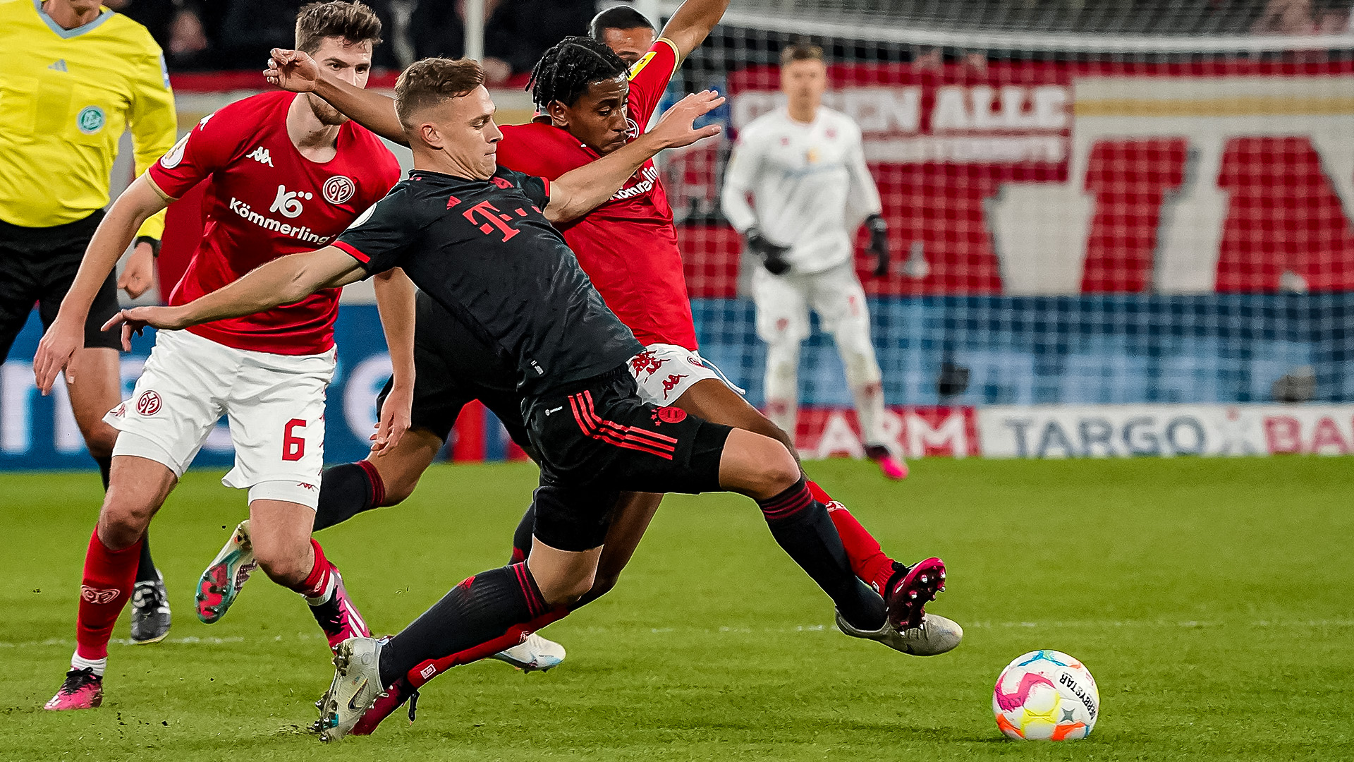 10-dfb-pokal-mainz05-fcb-230201-ima