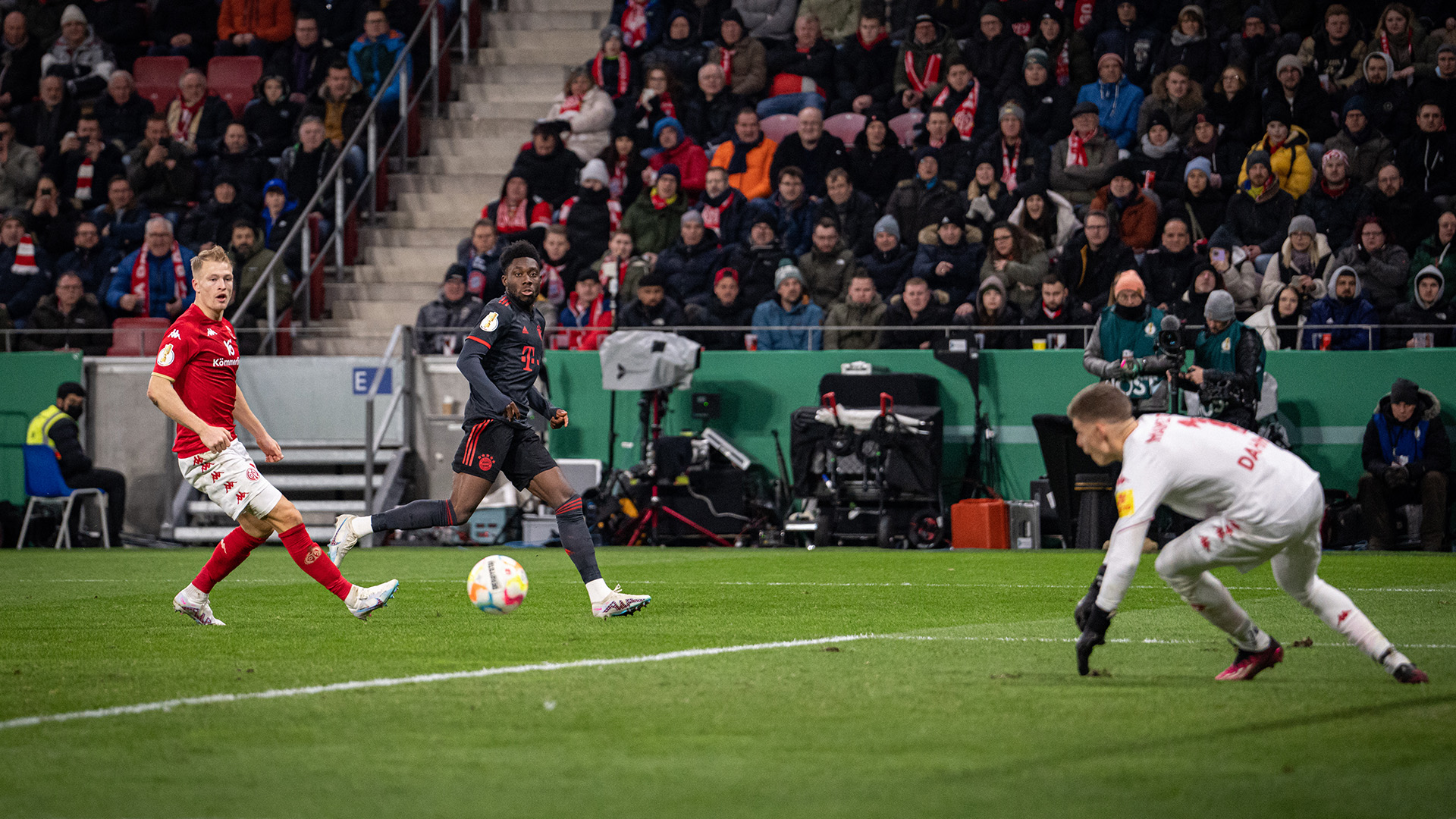 21-dfb-pokal-mainz05-fcb-230201-mel