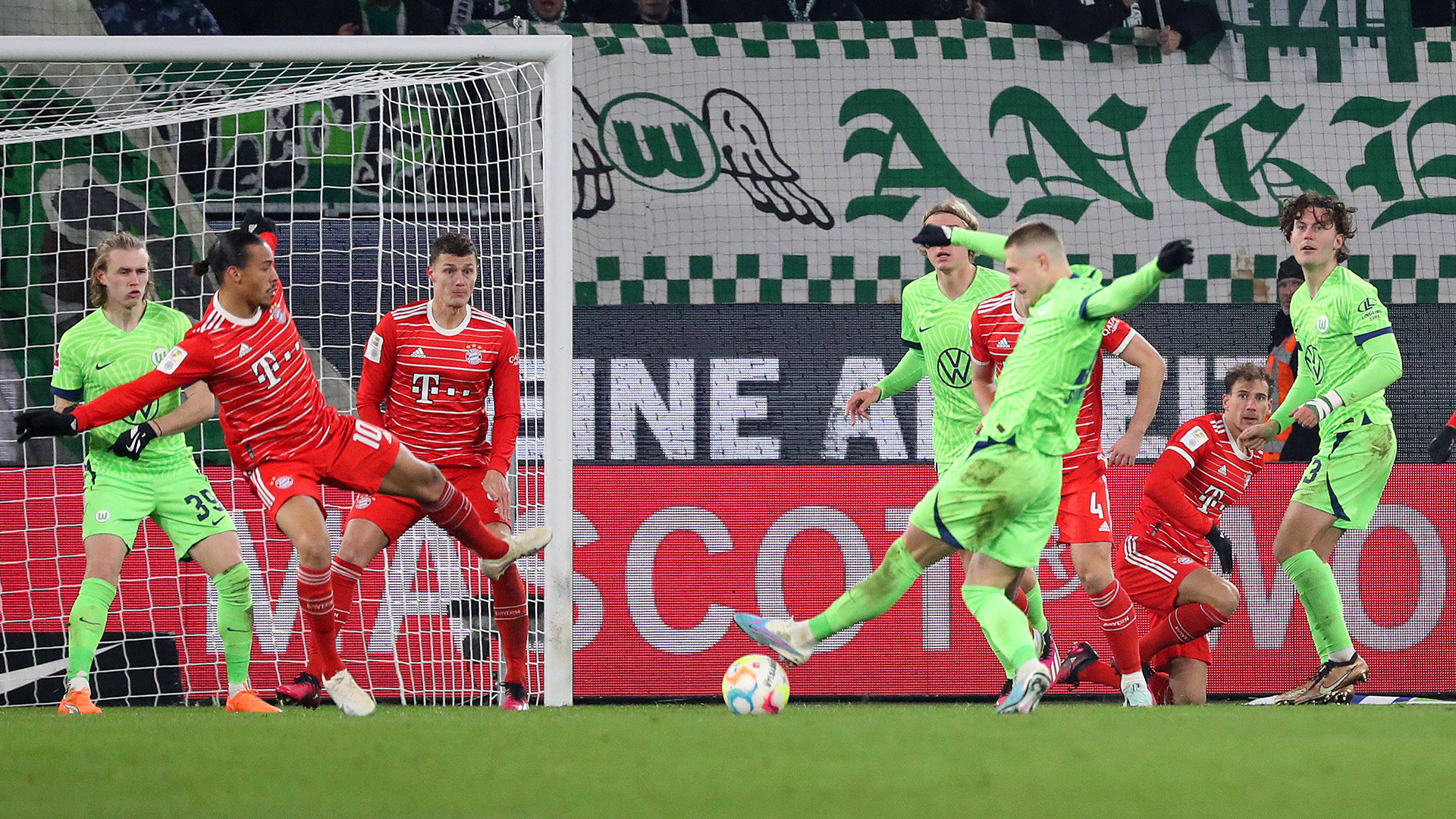 19-wolfsburg-fcb-230205-ima