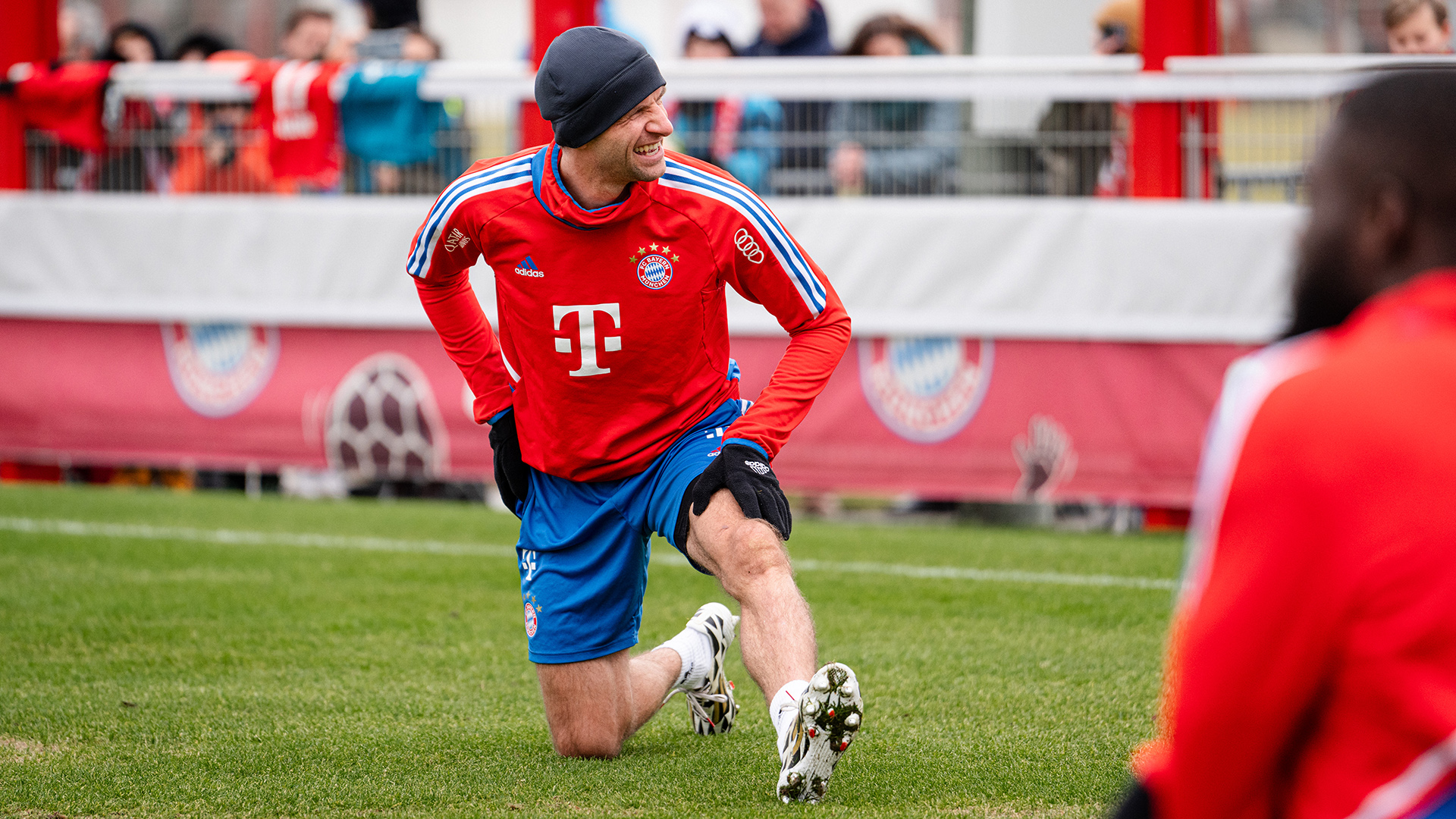 01-oeffentliches-training-fcbayern-230219-mel