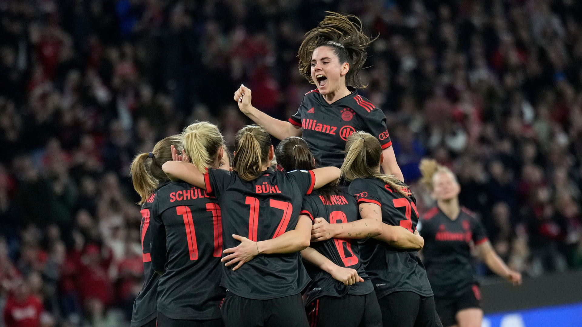 FC Bayern Frauen, Jubel