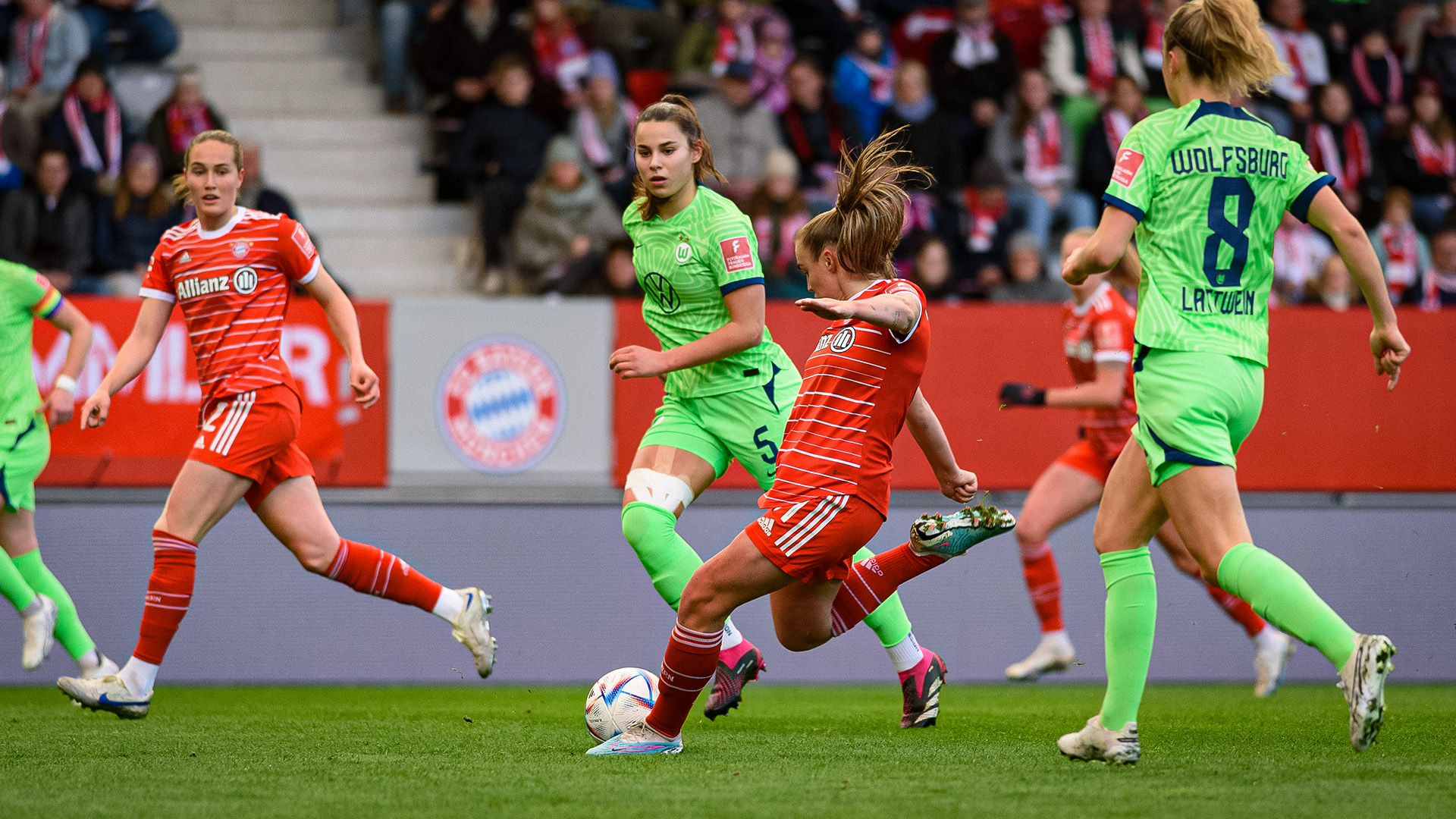 FC Bayern Frauen, Georgia Stanway, Torschuss