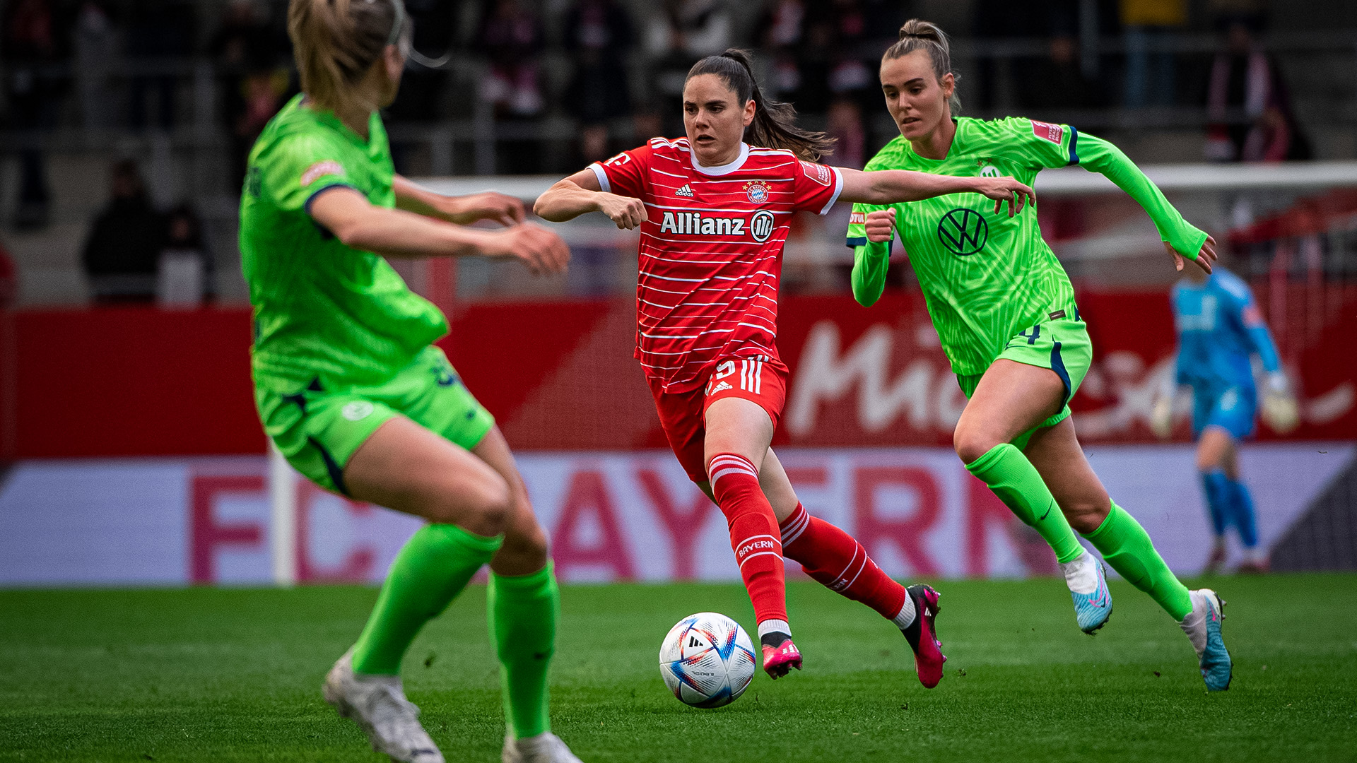 FC Bayern Frauen, Sarah Zadrazil, Zweikampf