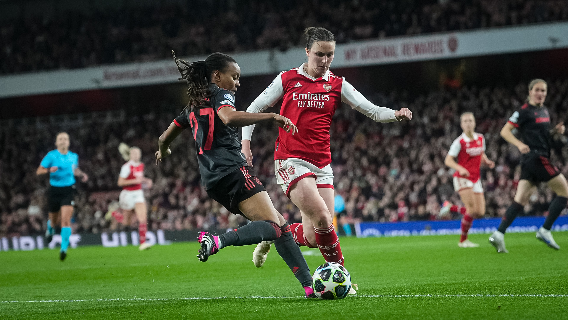 15-arsenal-fcb-frauen-230329-mel