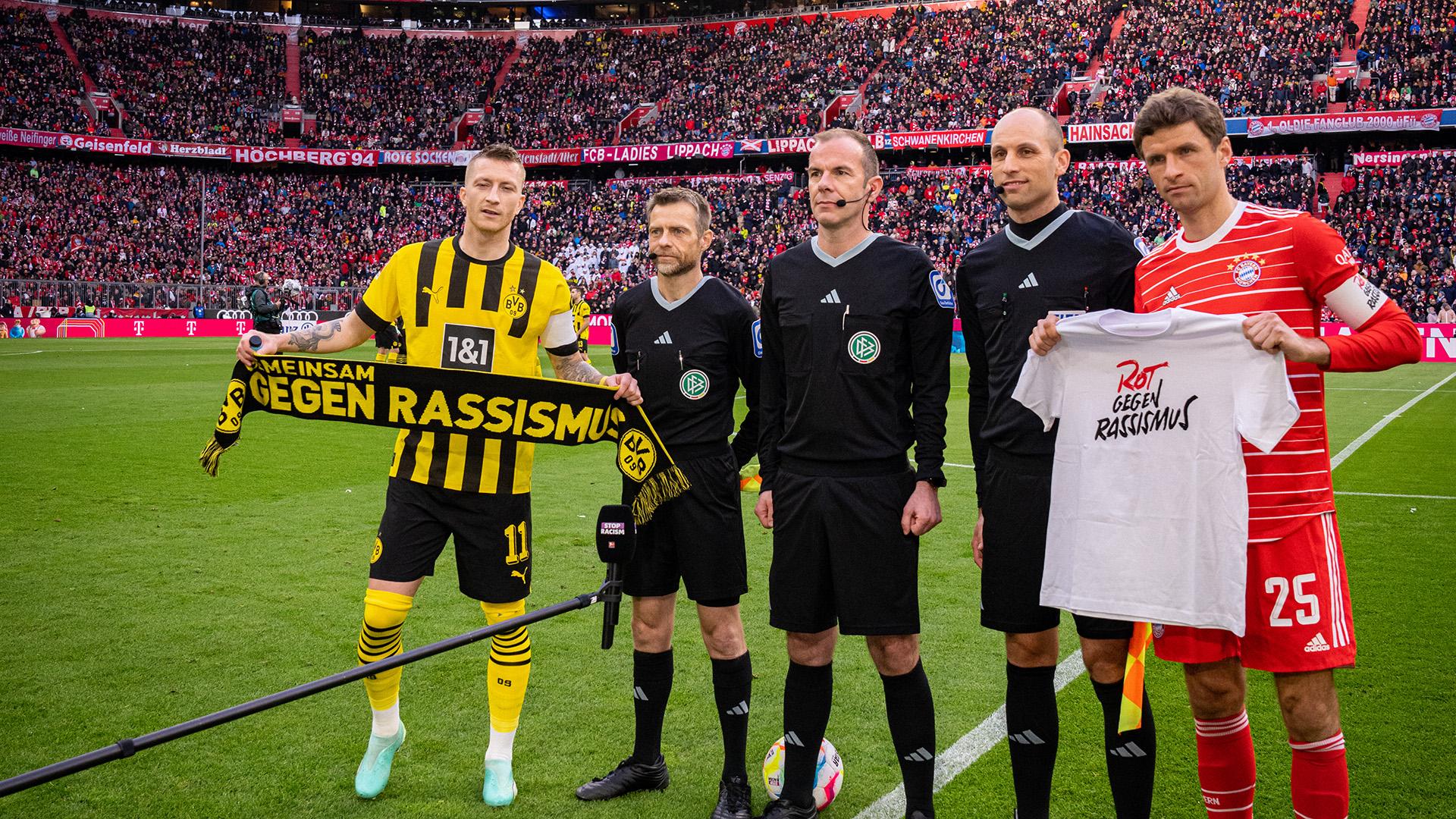 Roja contra el Racismo FC Bayern Borussia Dortmund