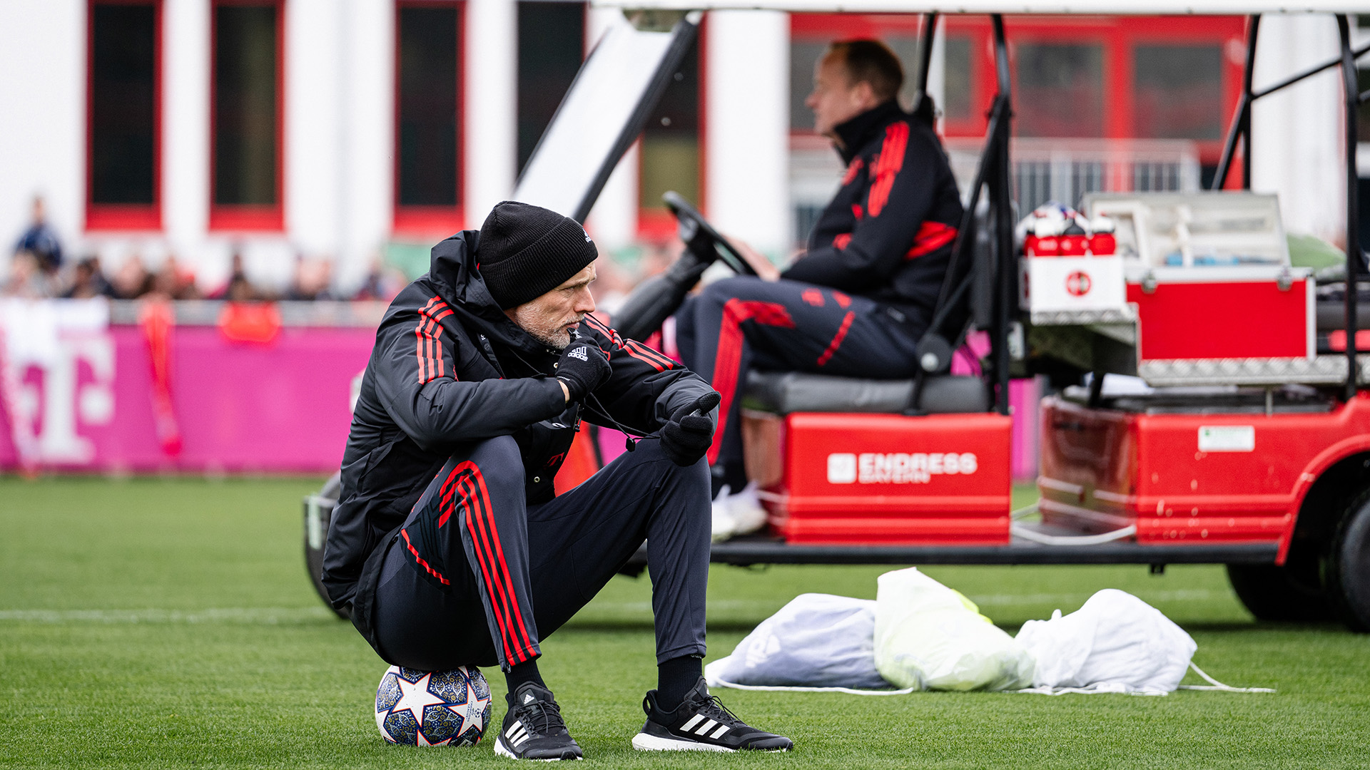 06-oeffentliches-Training-fcbayern-230416-mel