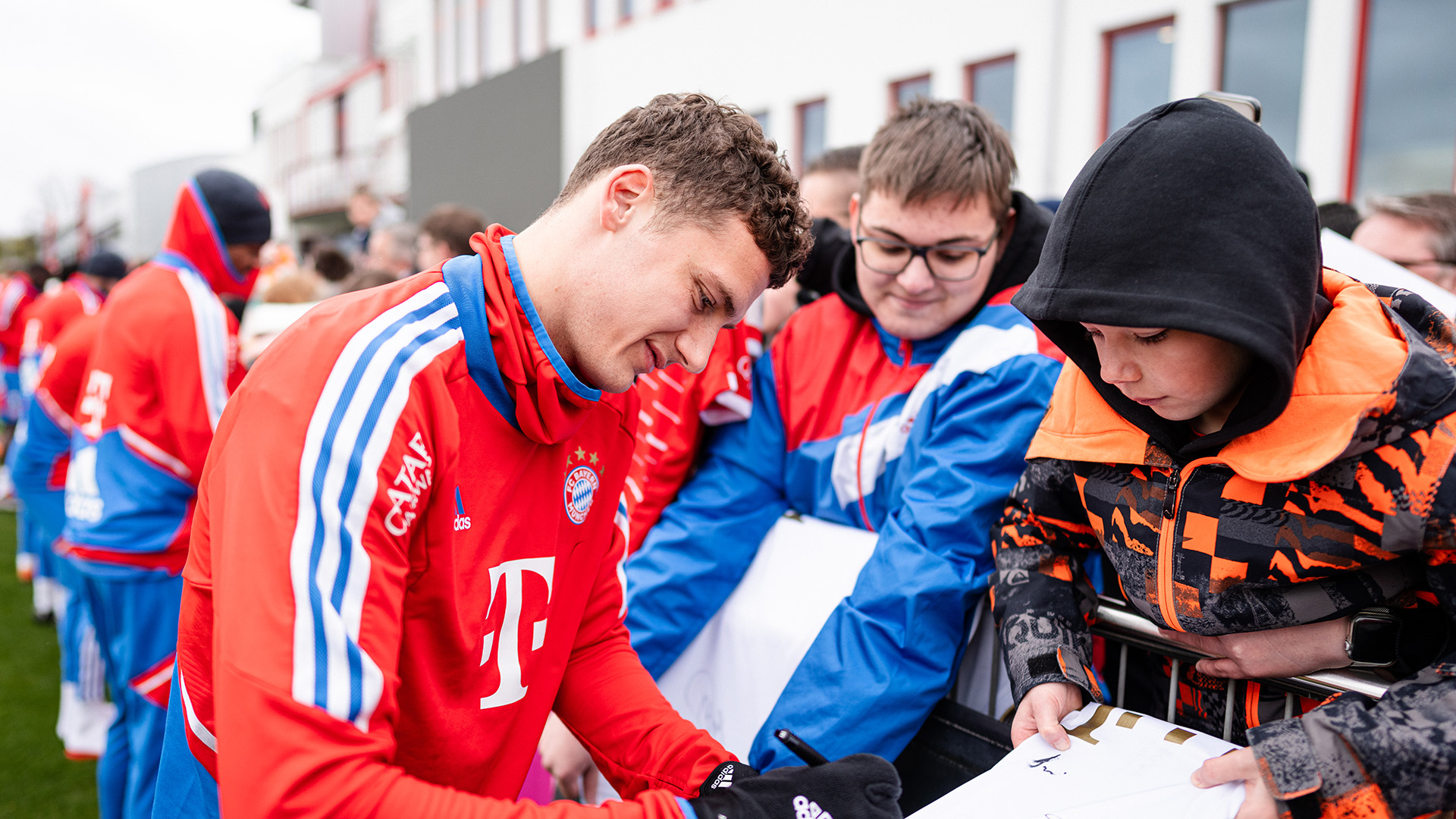 17-oeffentliches-Training-fcbayern-230416-mel