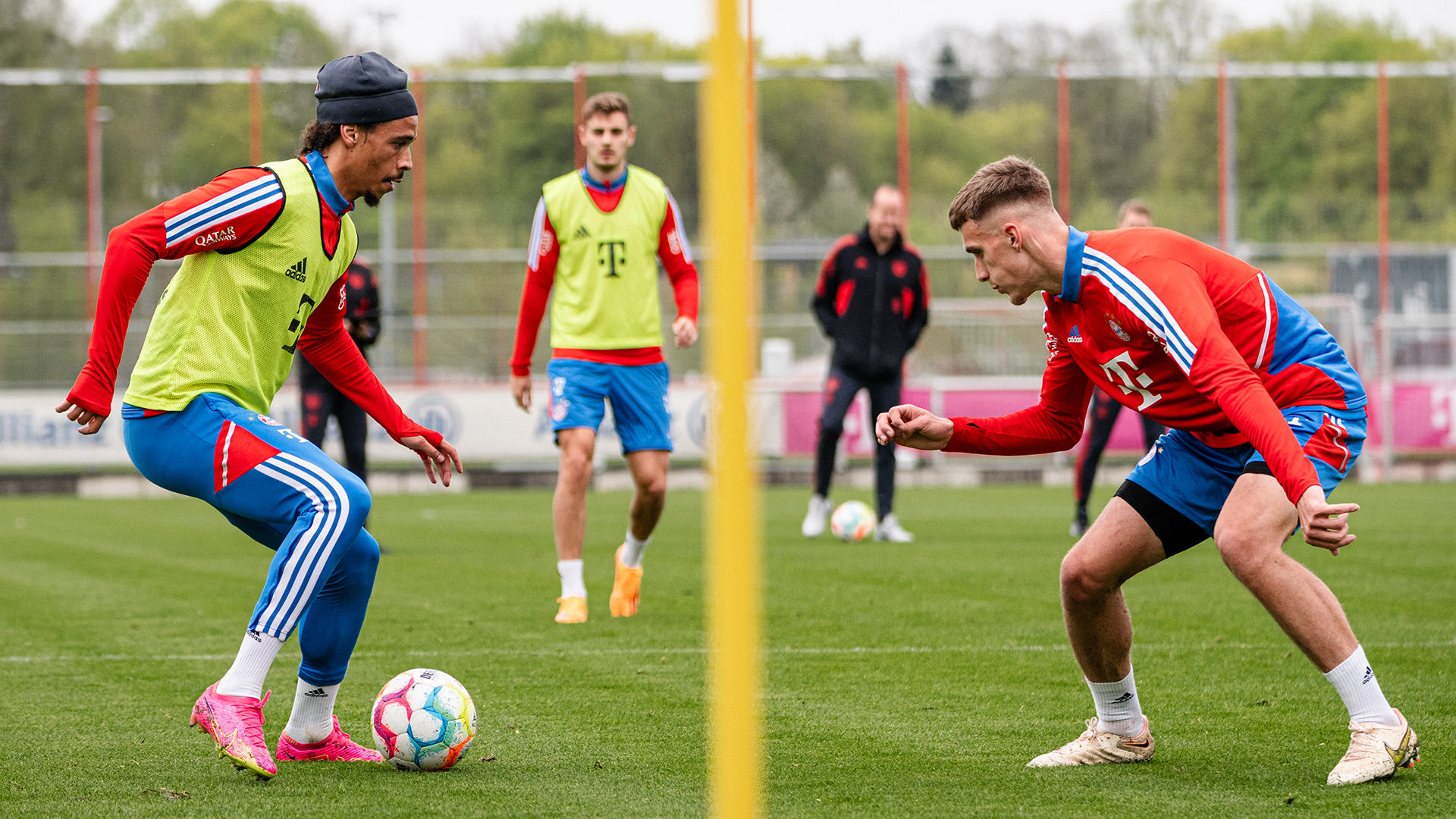 09-oeffentliches-Training-fcbayern-230501-mel