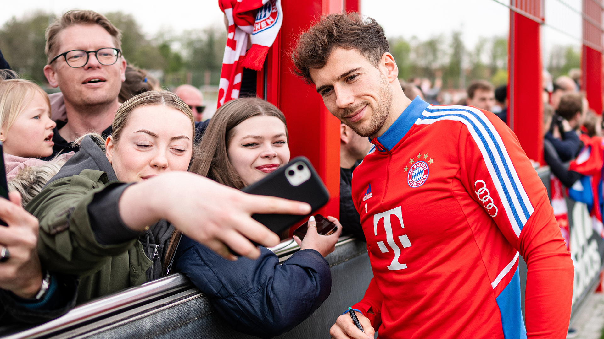 16-oeffentliches-Training-fcbayern-230501-mel